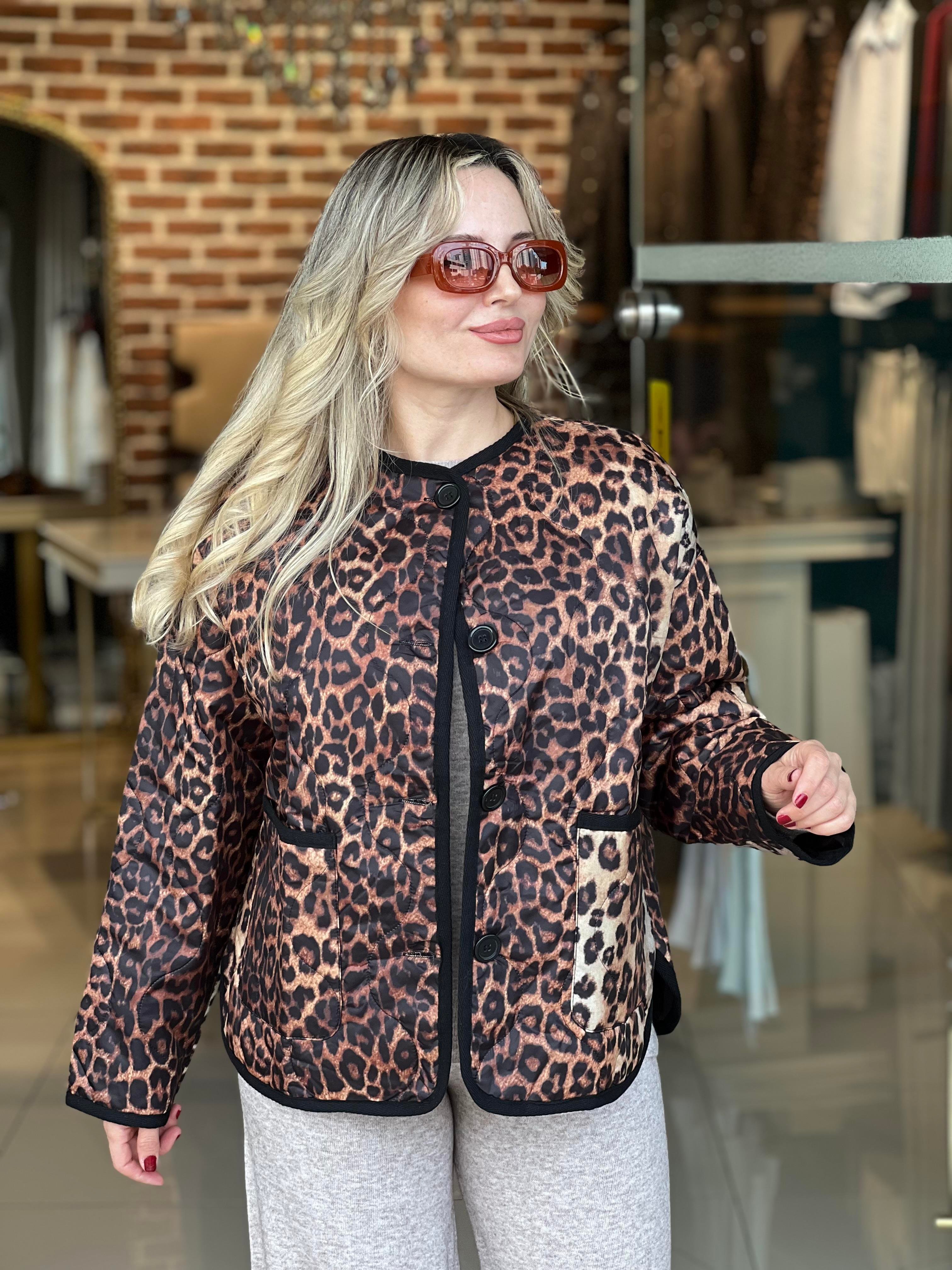 Kapitone Leopar Desen Mont