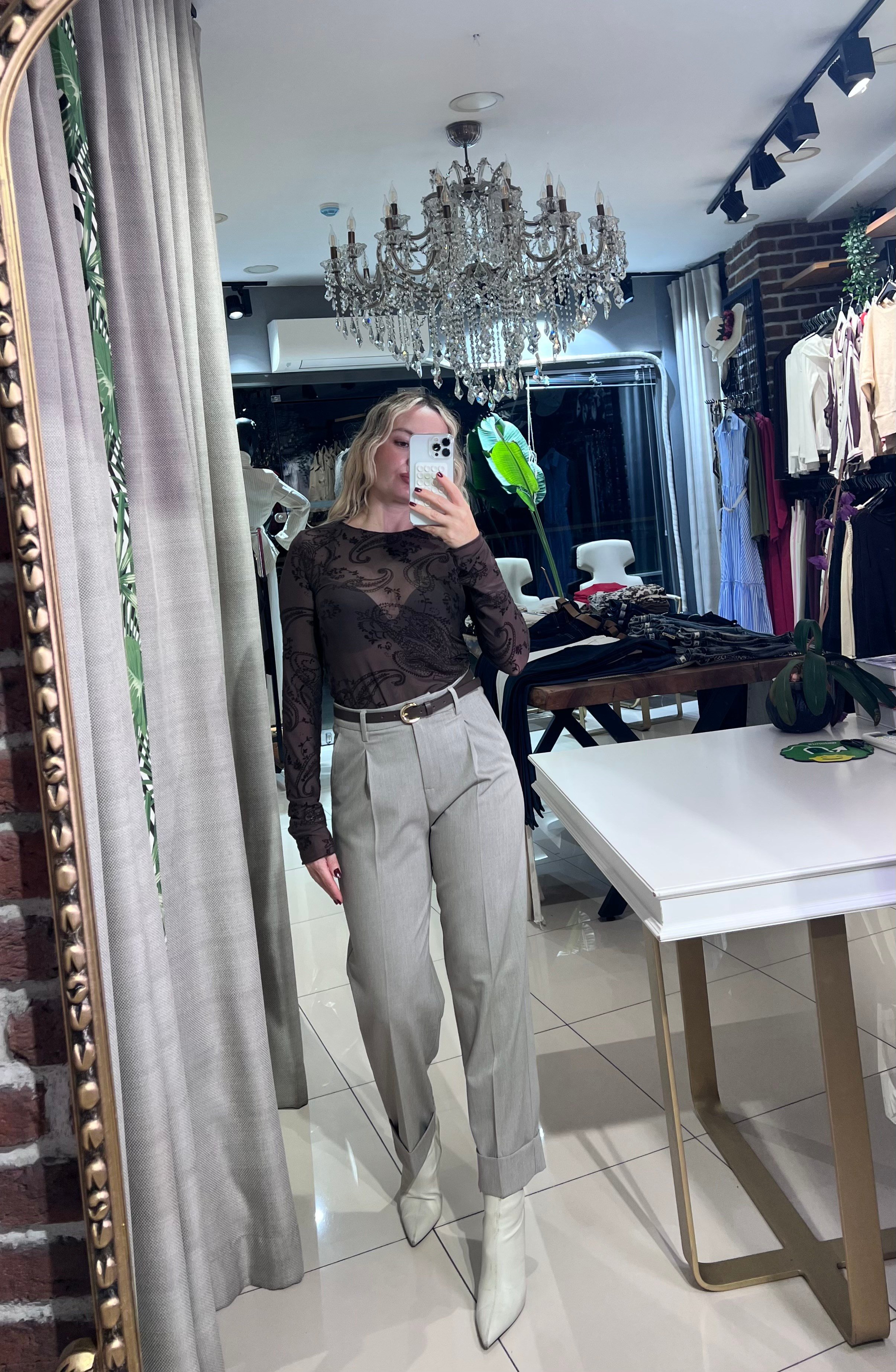 Katlamalı Paça Kemerli Vizon Pantolon