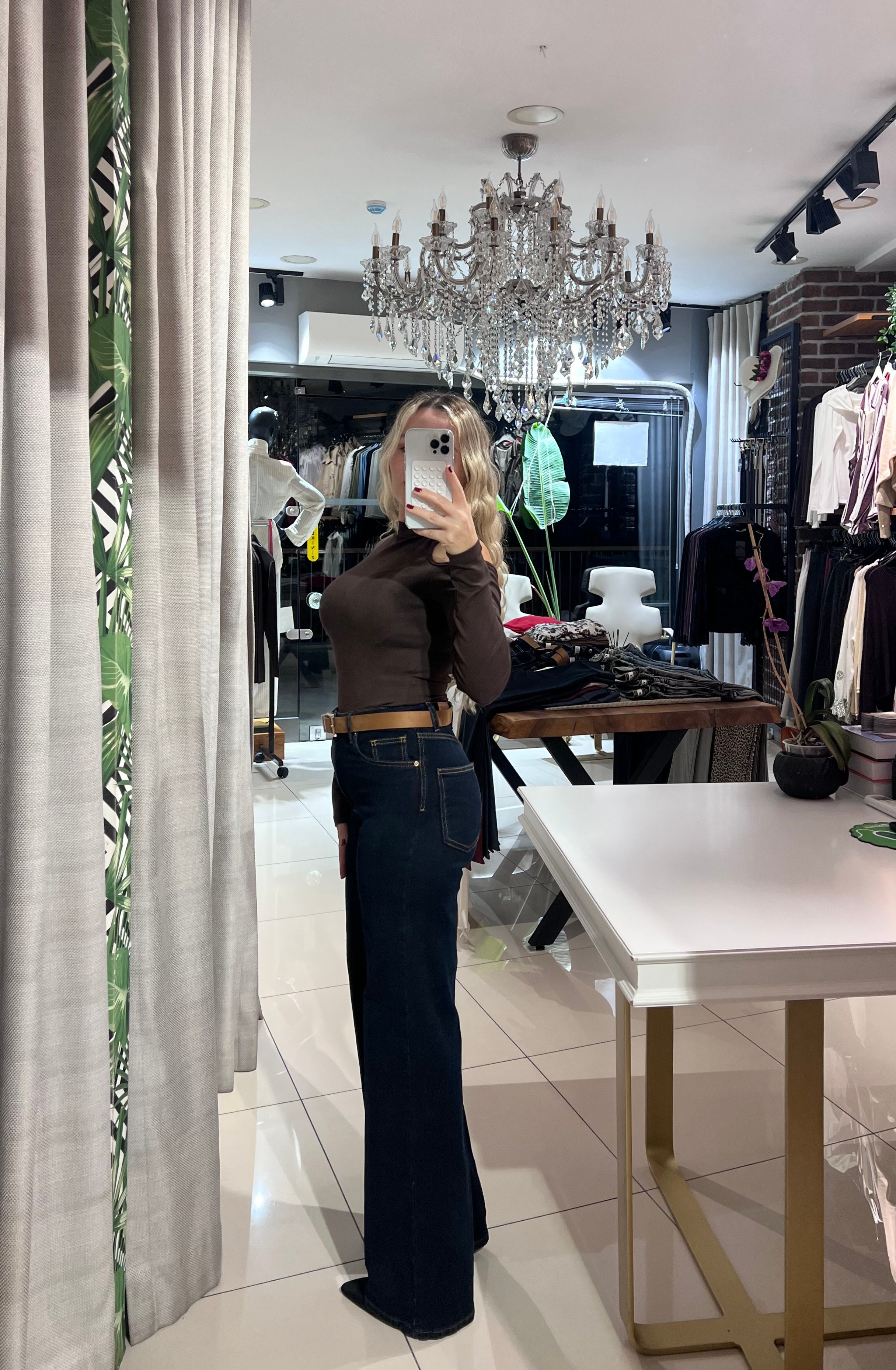 Kemerli Geniş Paça Likralı Jean Pantolon