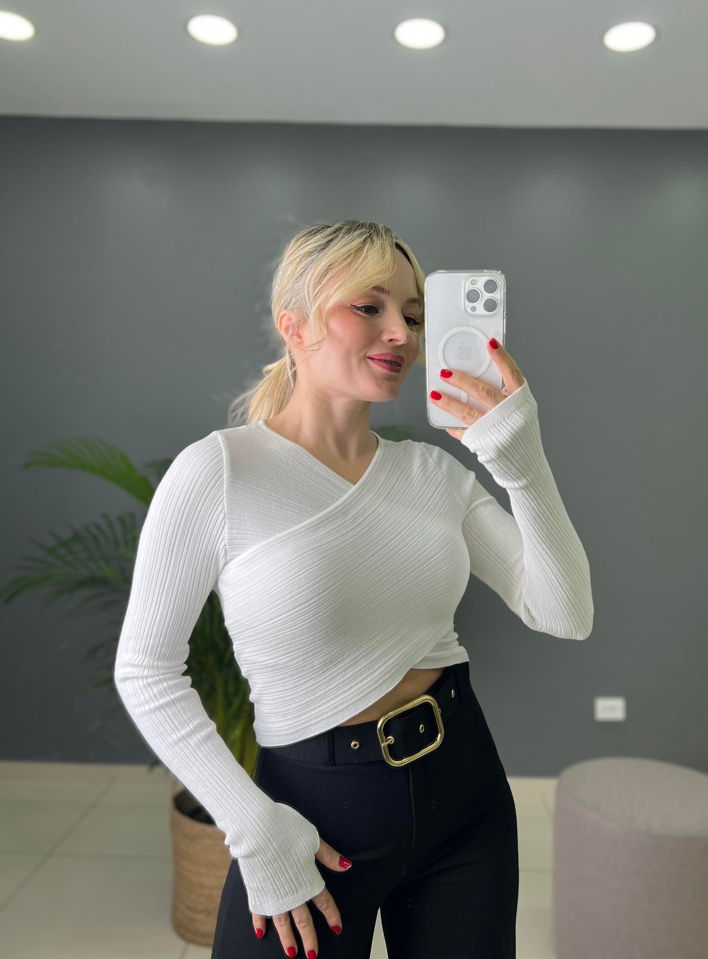 Kruvaze Yaka Kol Ağızı Geçmeli İnce Crop Triko