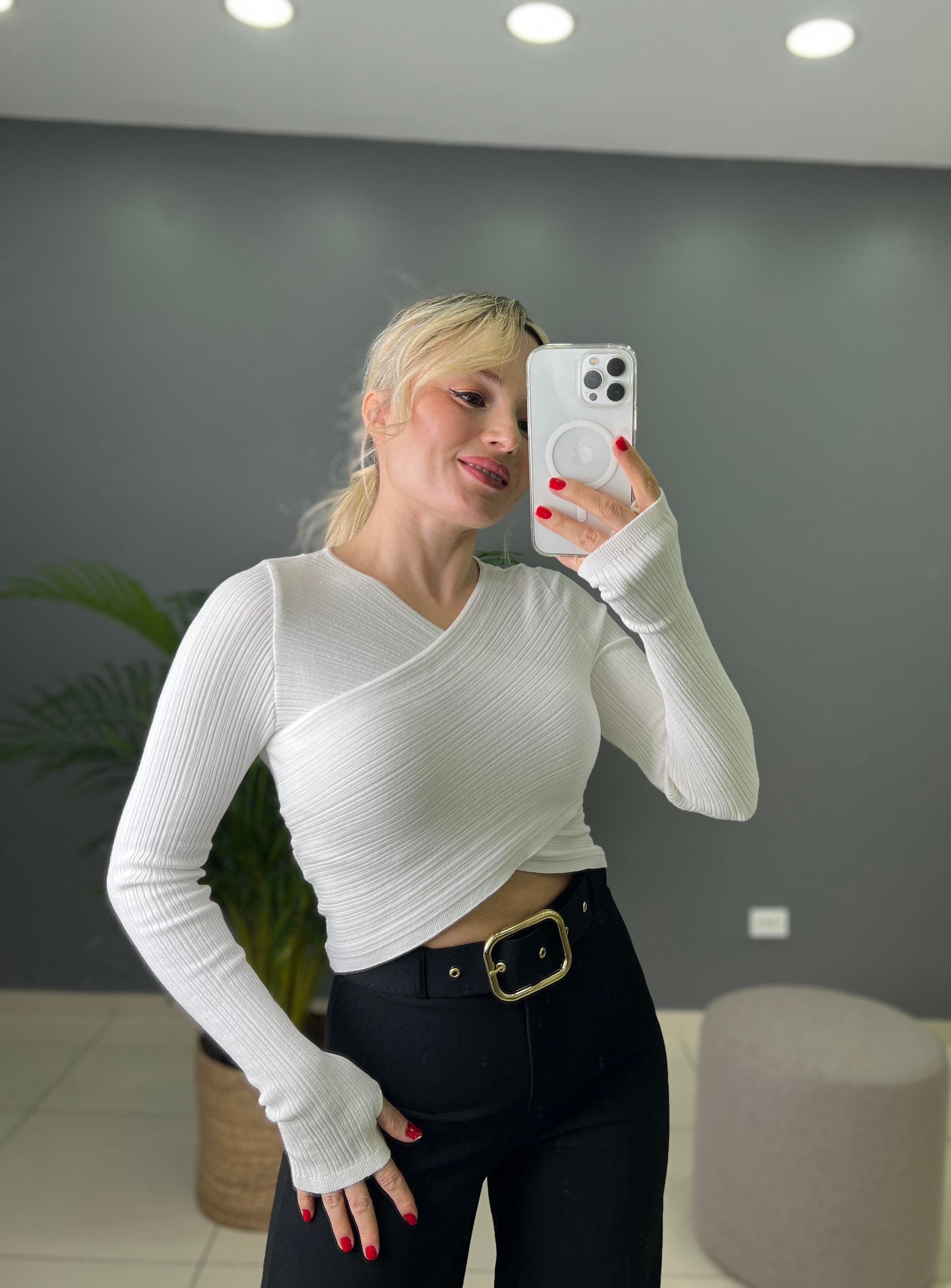 Kruvaze Yaka Kol Ağızı Geçmeli İnce Crop Triko