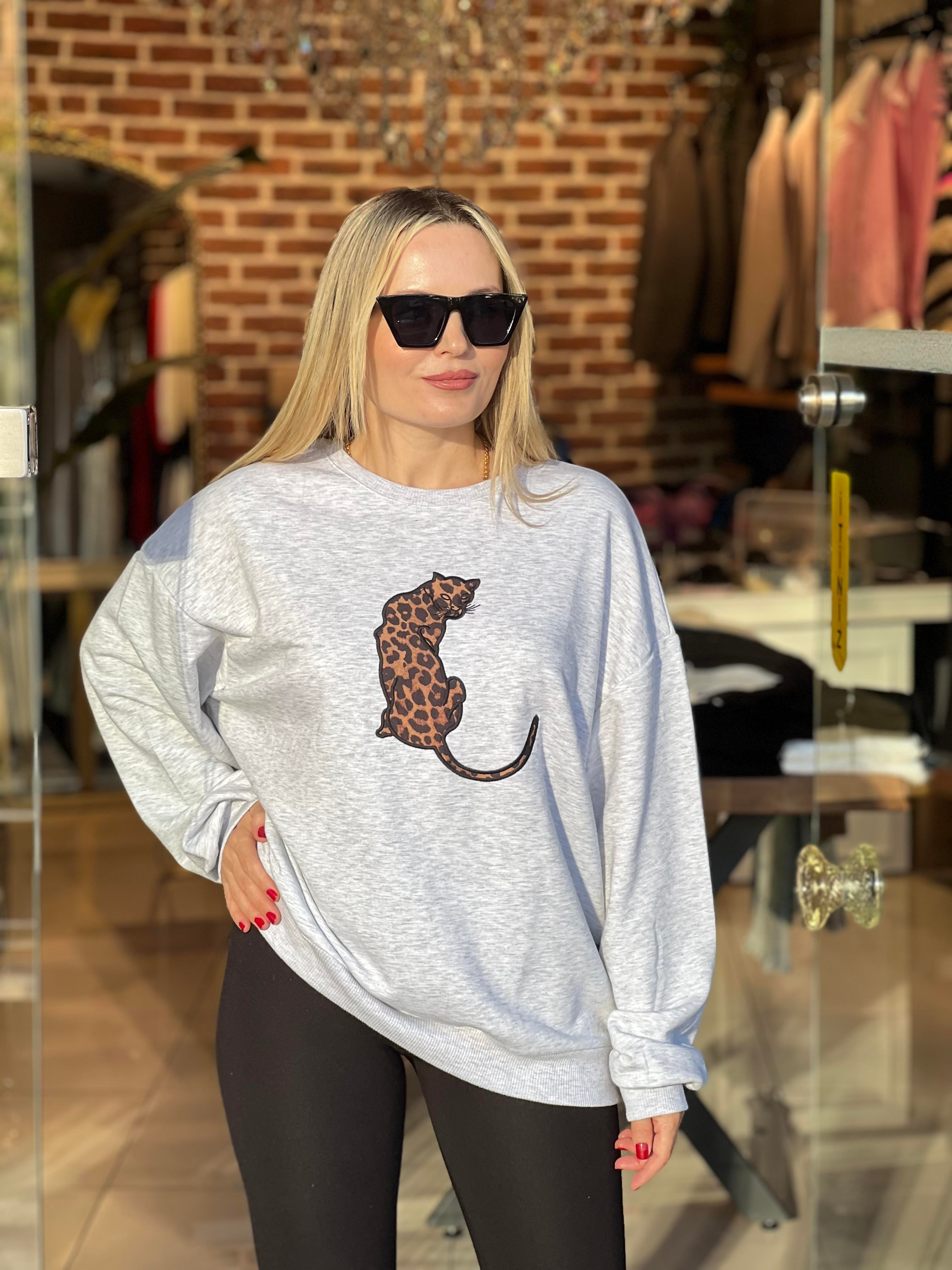 Leopar Nakışlı Gri Sweatshirt
