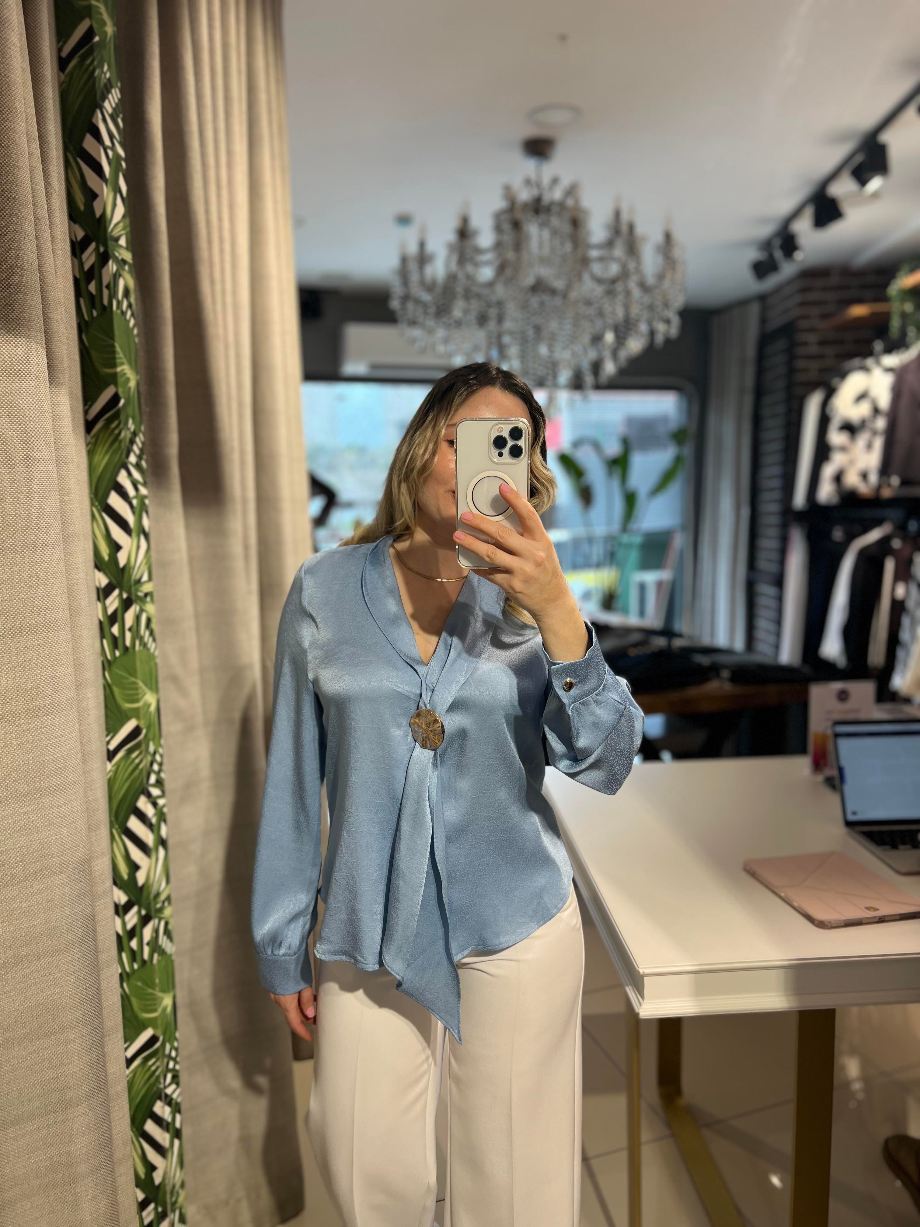 Mavi Bağlama Tokalı Bluz