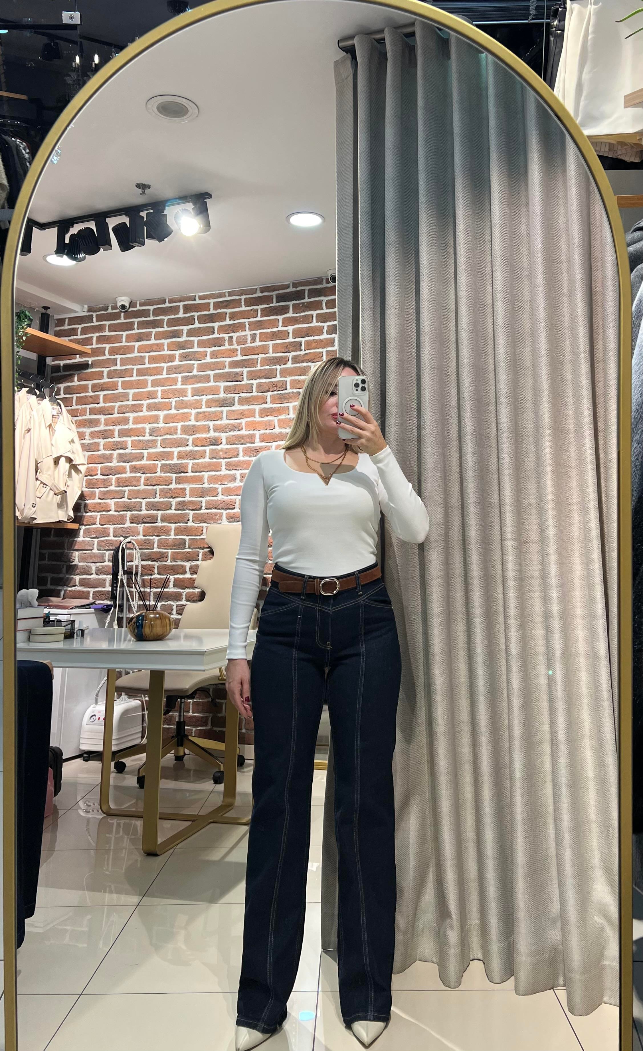 Önü Parça Dikişli Jean