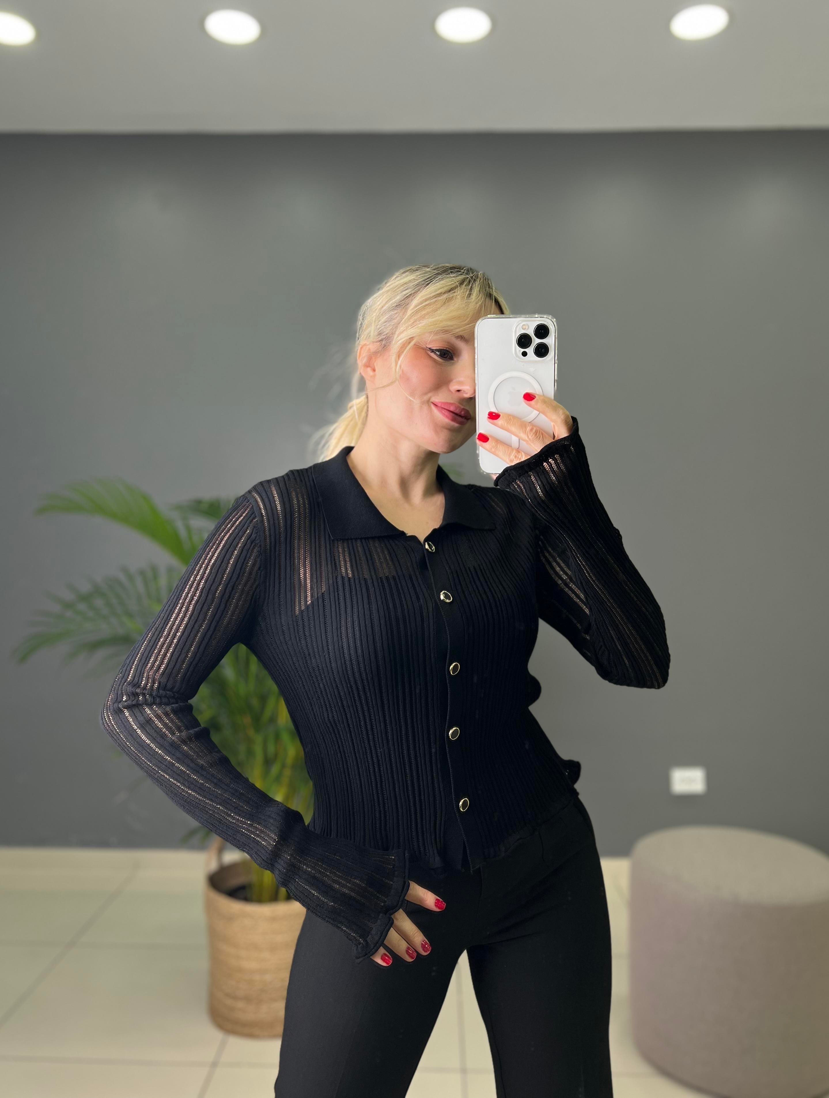 Polo Yaka Düğmeli Transparan Triko Hırka 