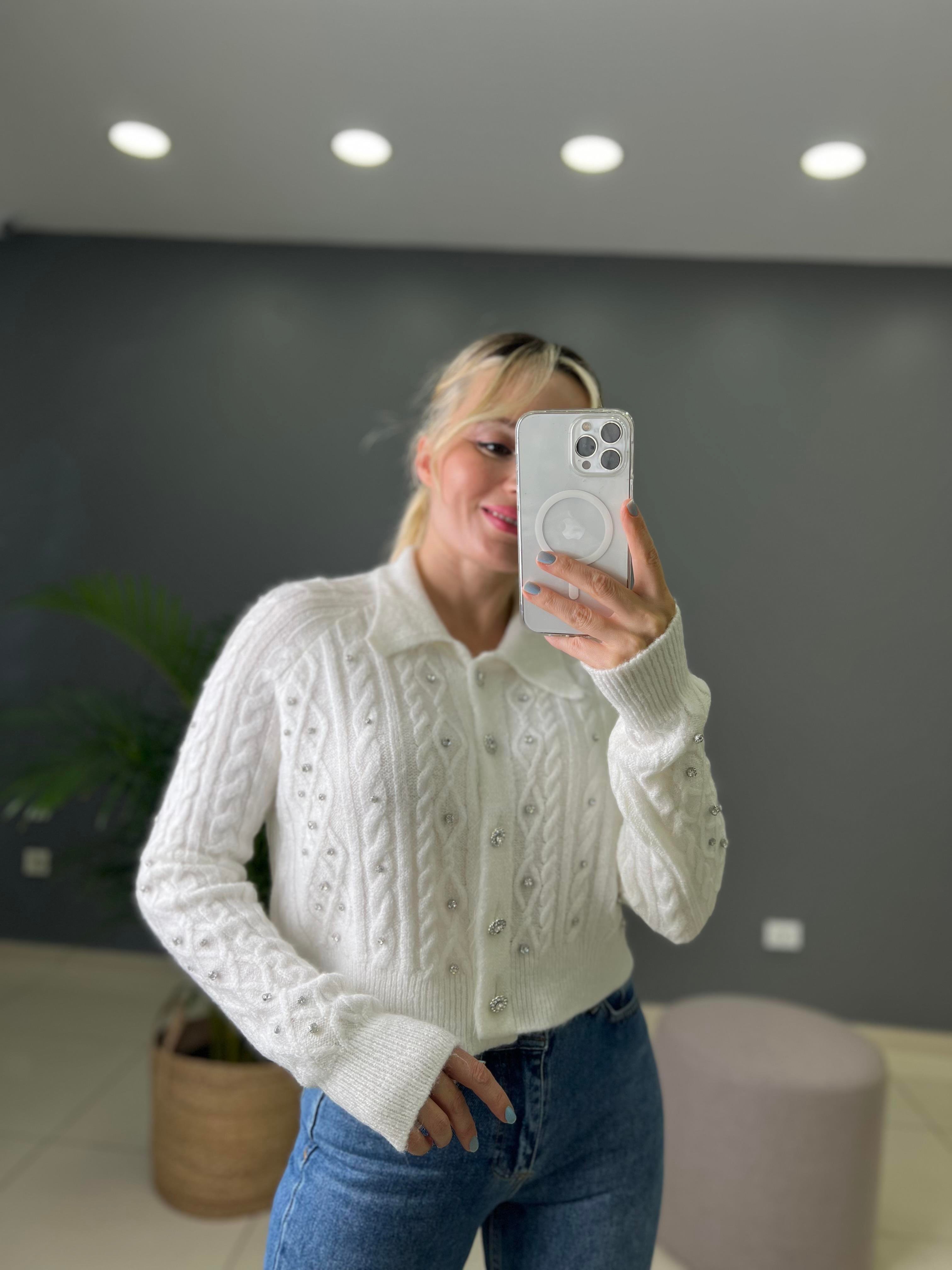 Taş Aksesuarlı Beyaz Triko Crop Hırka