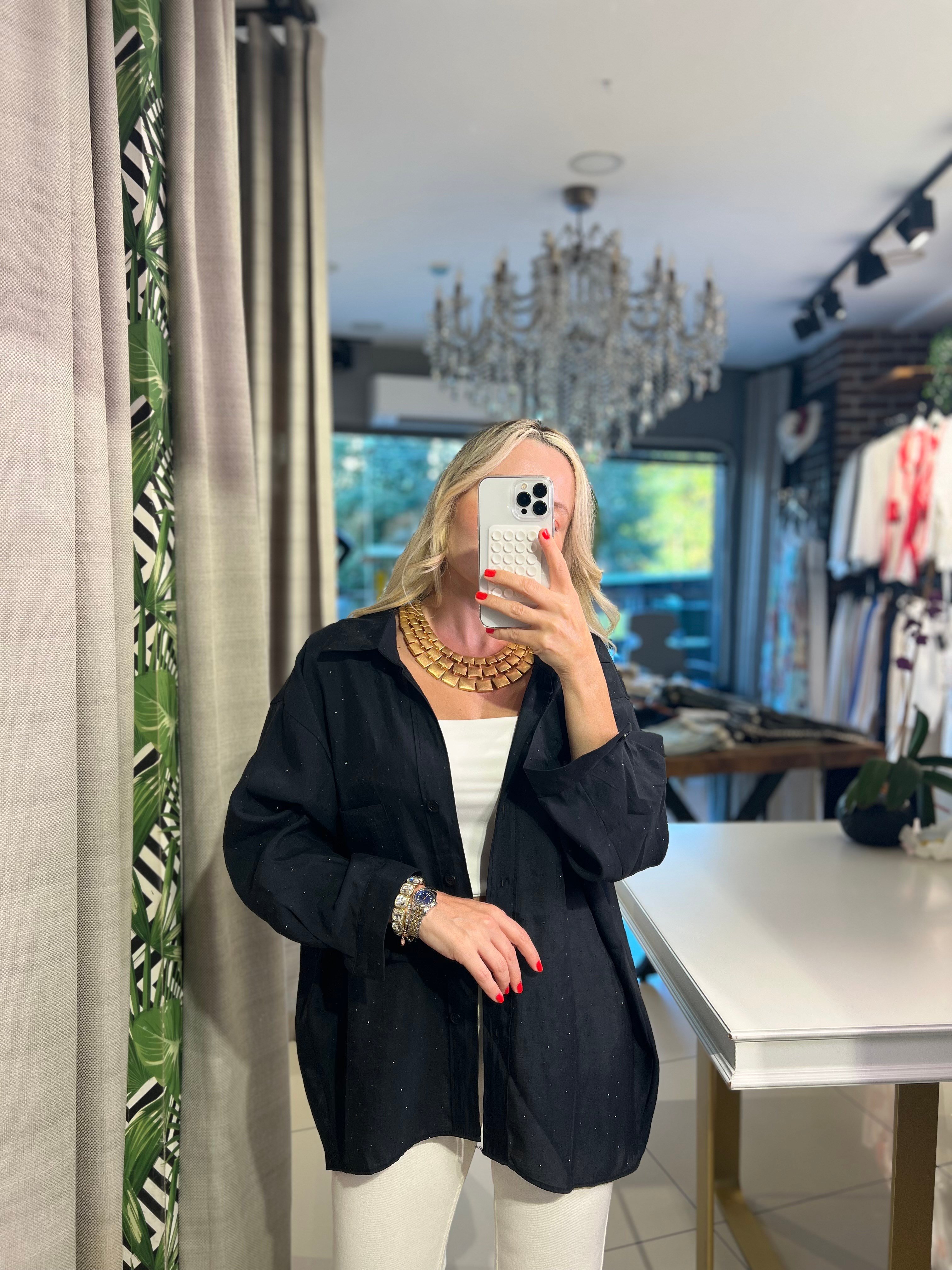 Taş Detaylı Siyah Oversize Gömlek