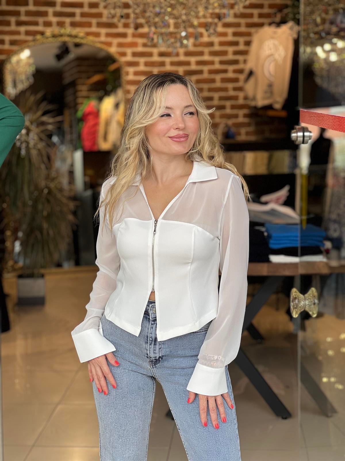 Tül Detaylı Önü Fermuarlı Beyaz Bluz