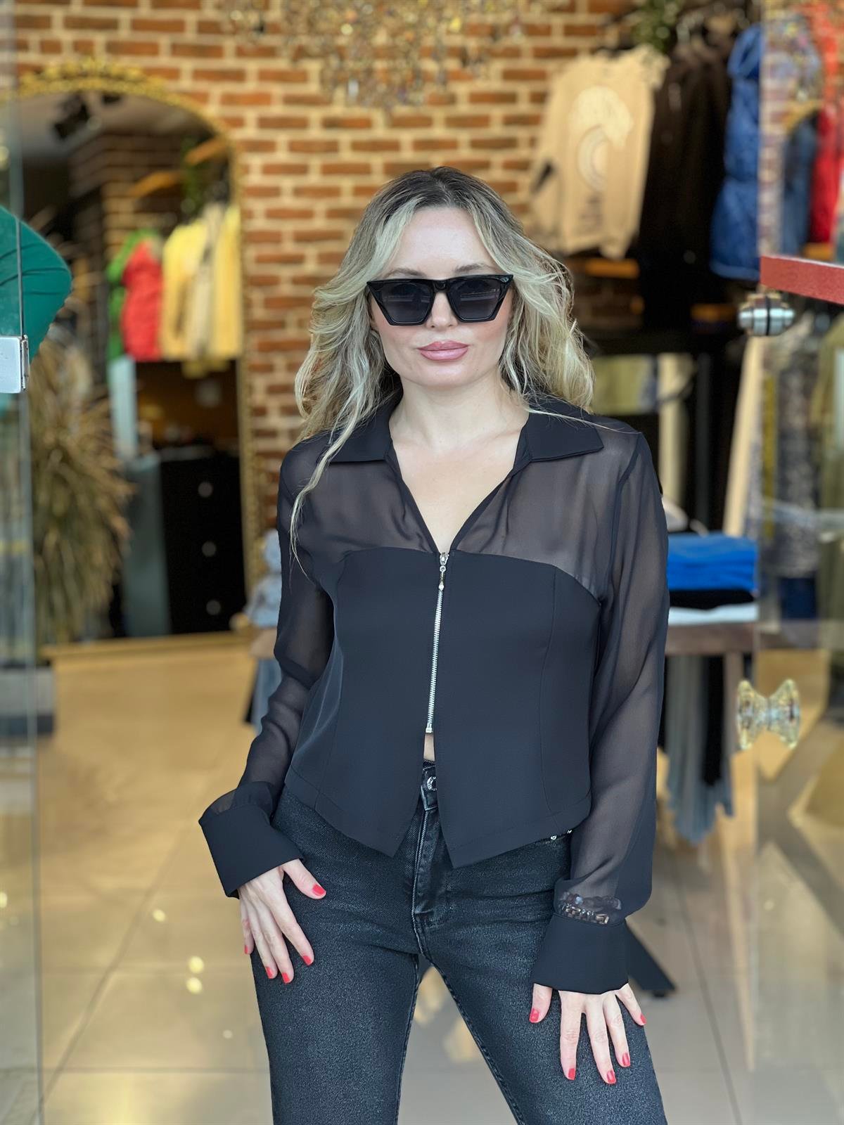 Tül Detaylı Önü Fermuarlı Bluz