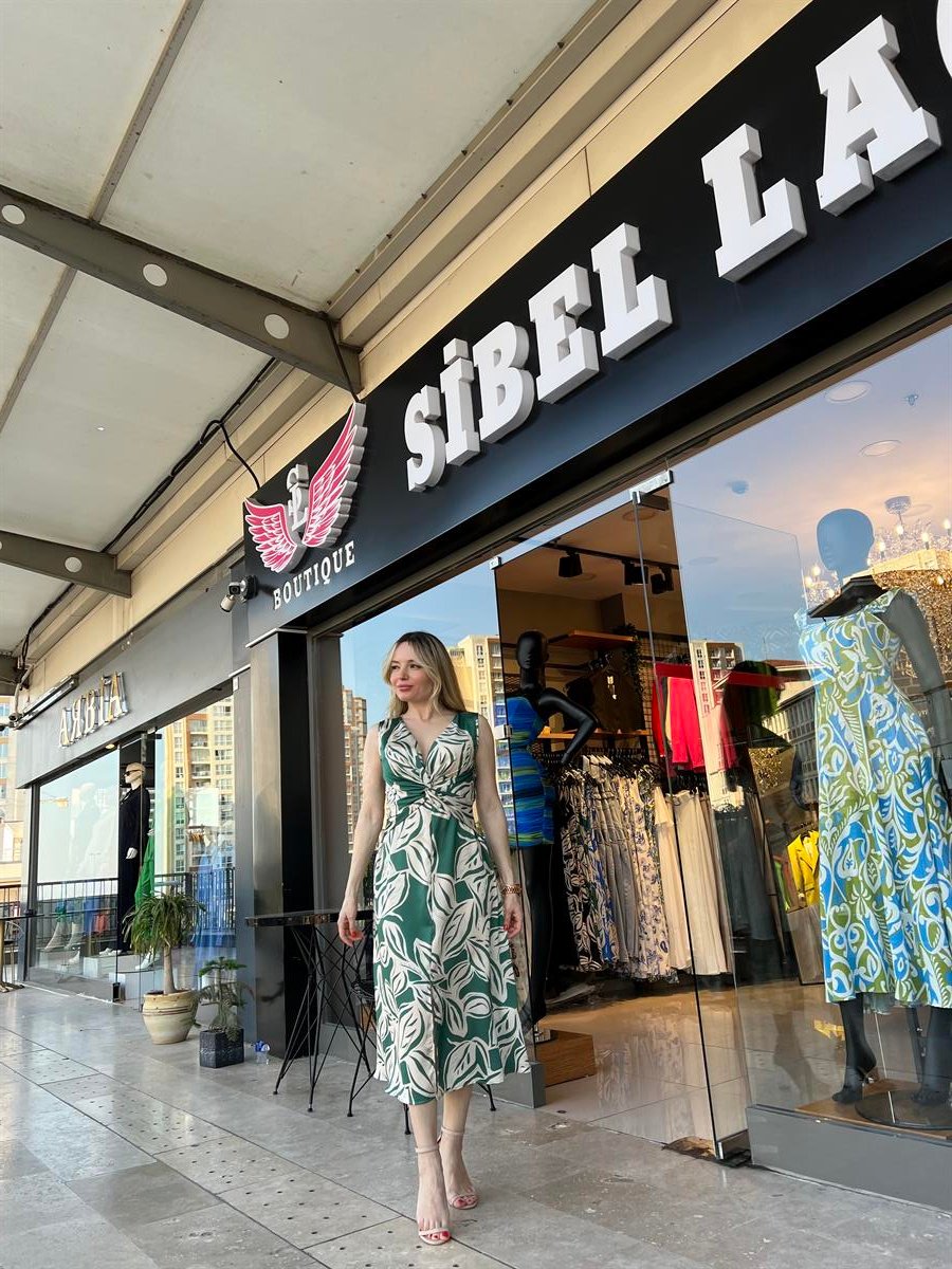 Yeşil Desenli Önü Burgu Detaylı Elbise