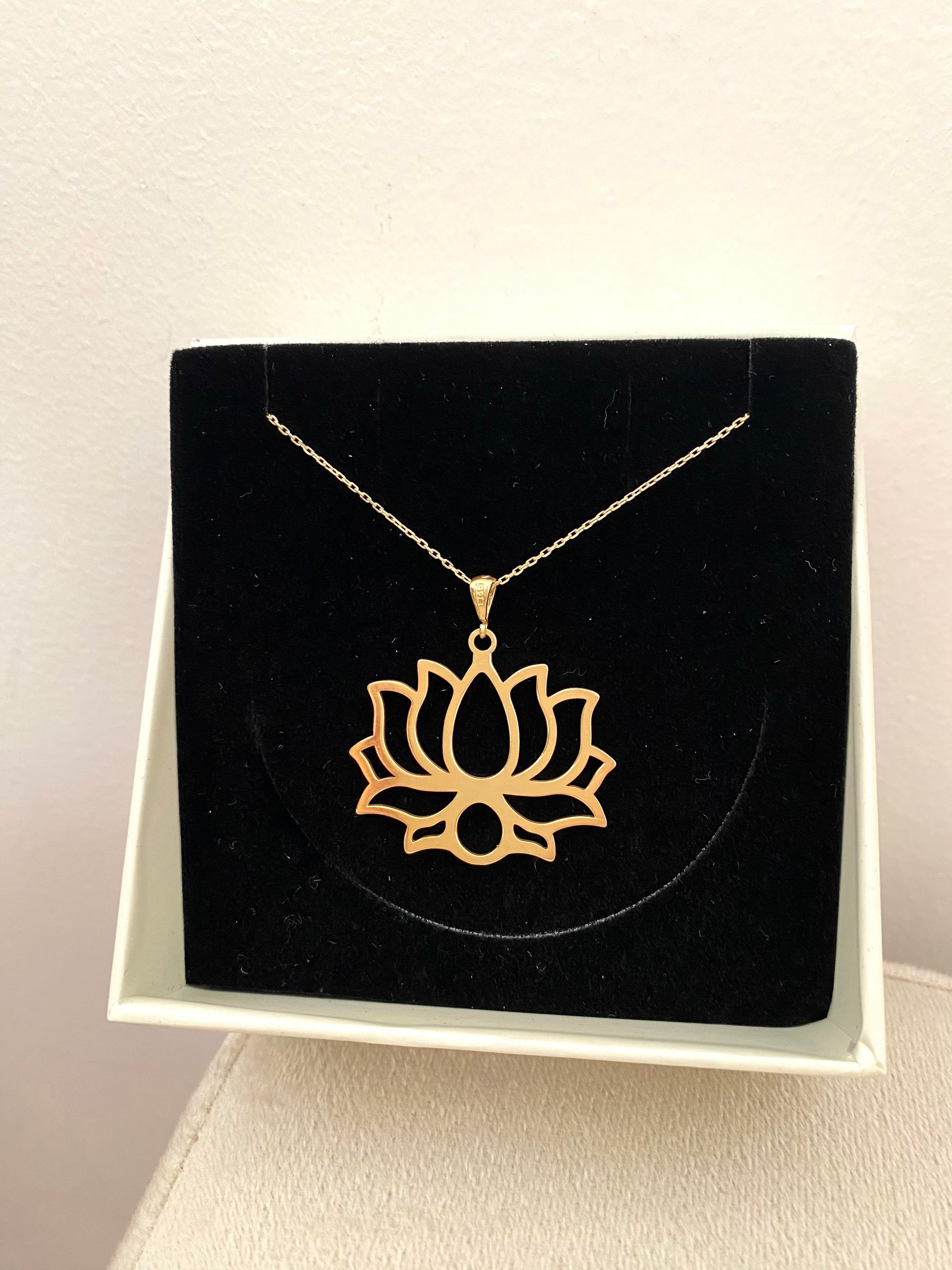 925 Ayar Gümüş Ada Lotus Kolye-Büyük Boy
