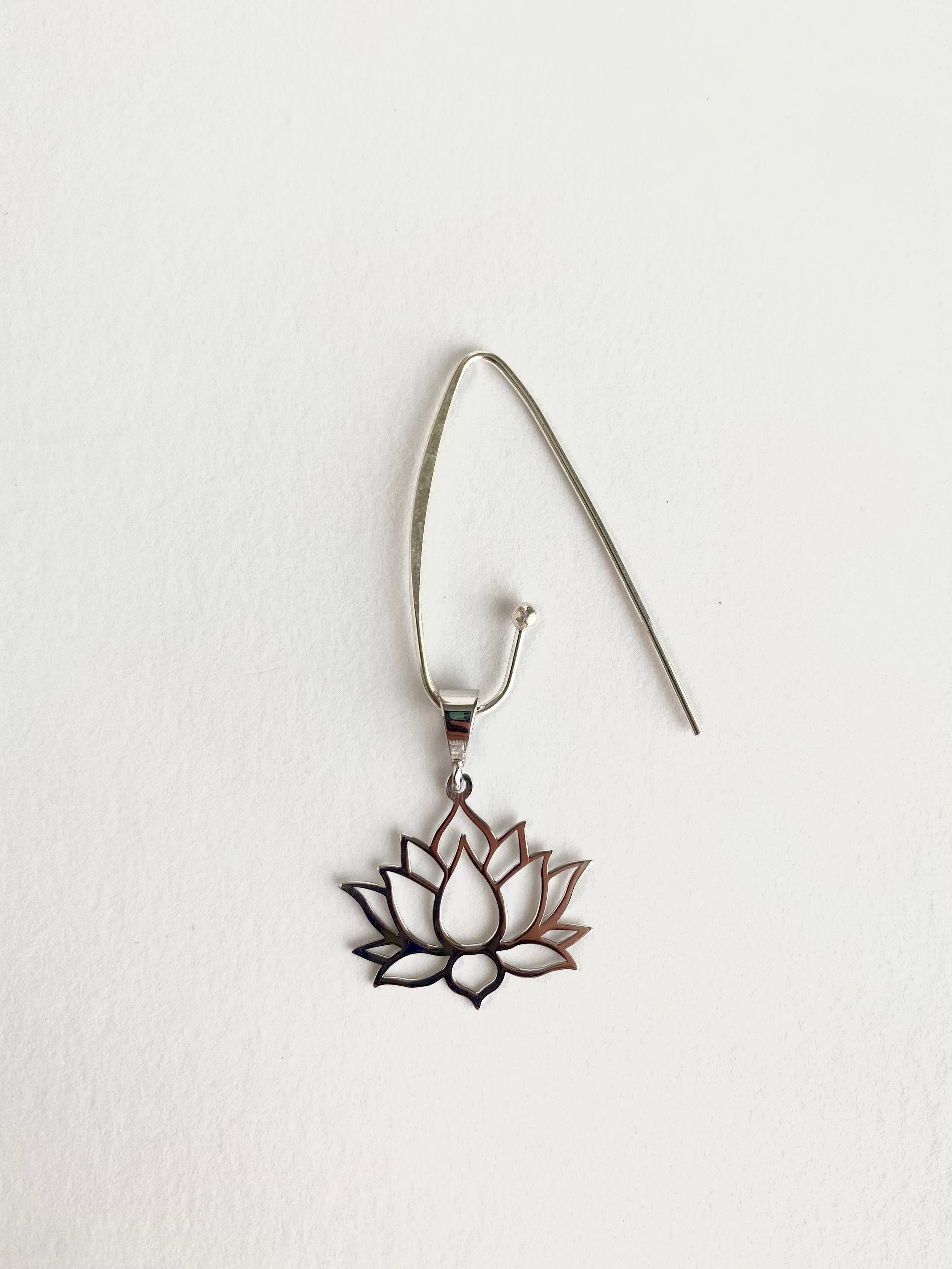 925 Ayar Gümüş Ada Lotus Küpe-Silver