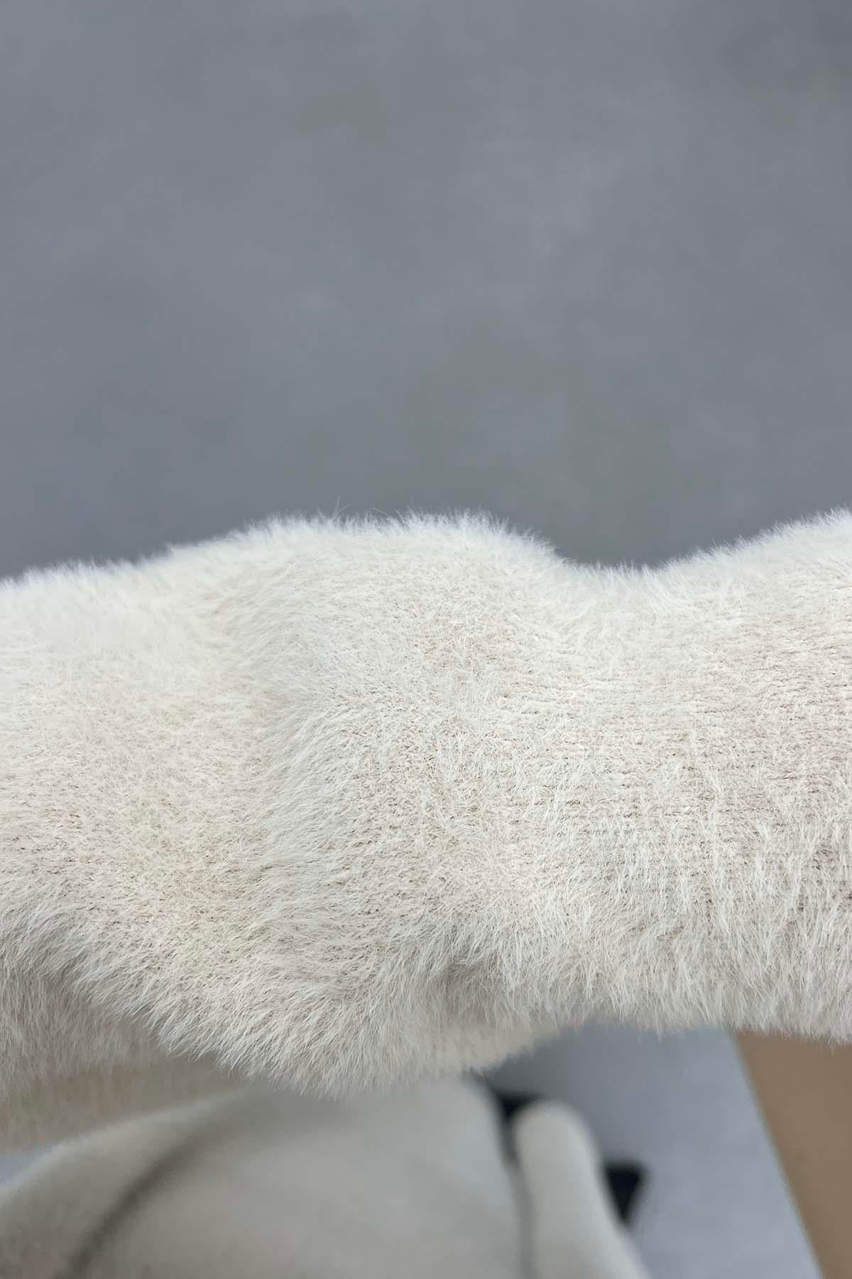 Angora Hırka Taş