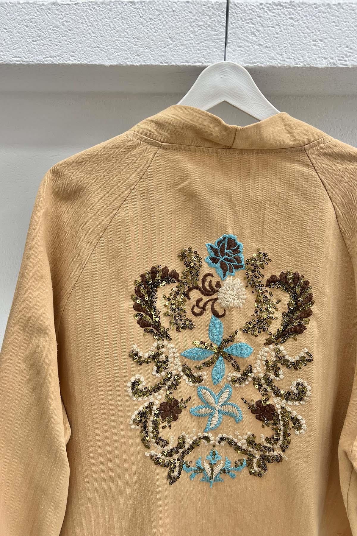 Arkası Pul İşlemeli Kimono Camel