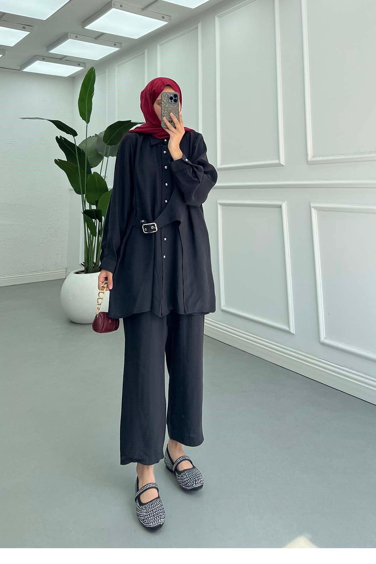 Asimetrik Kesim Yandan Kemer Detaylı Modal Takım Siyah