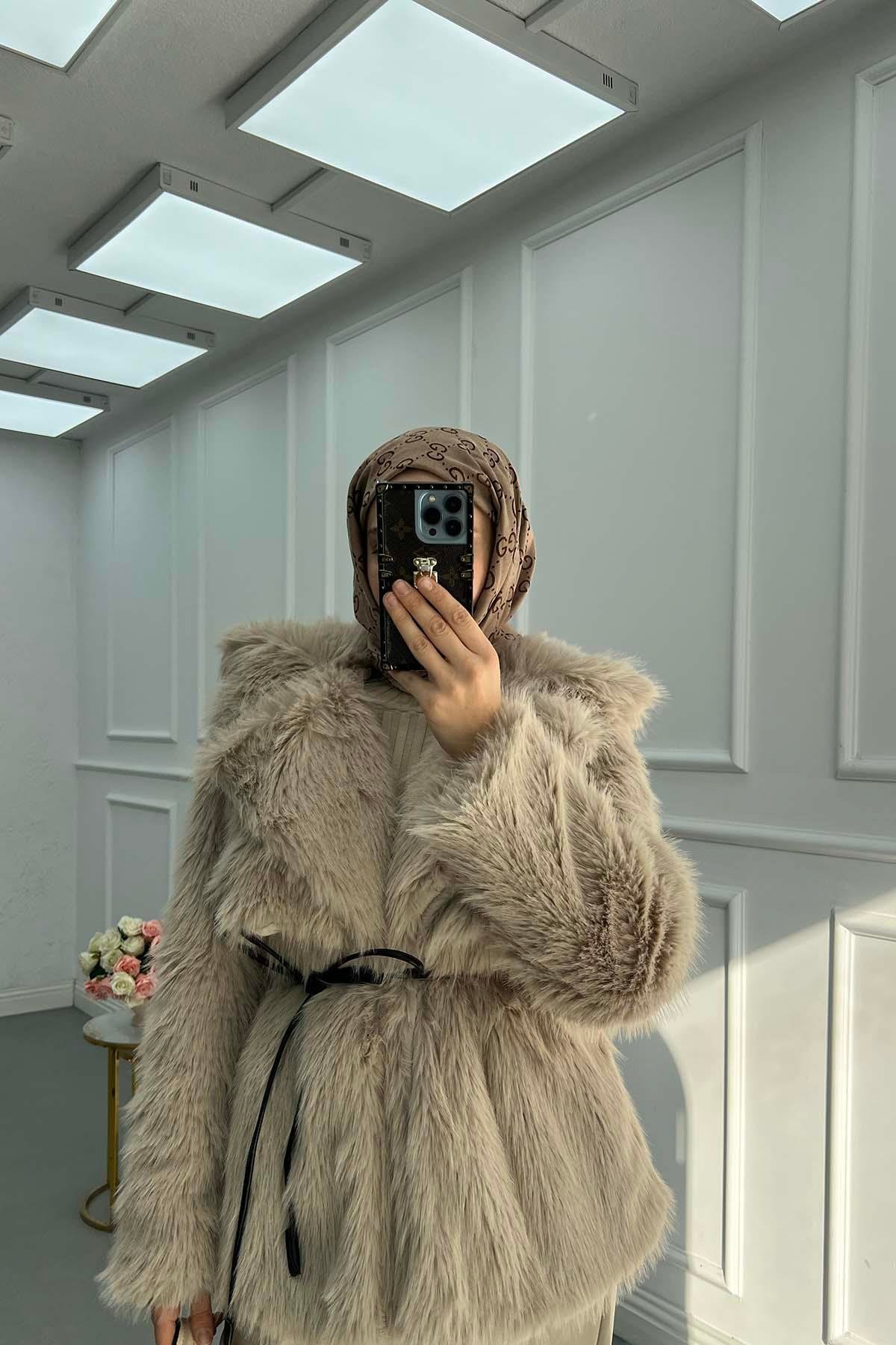 Astarlı Deri Kuşaklı Peluş Ceket Bej