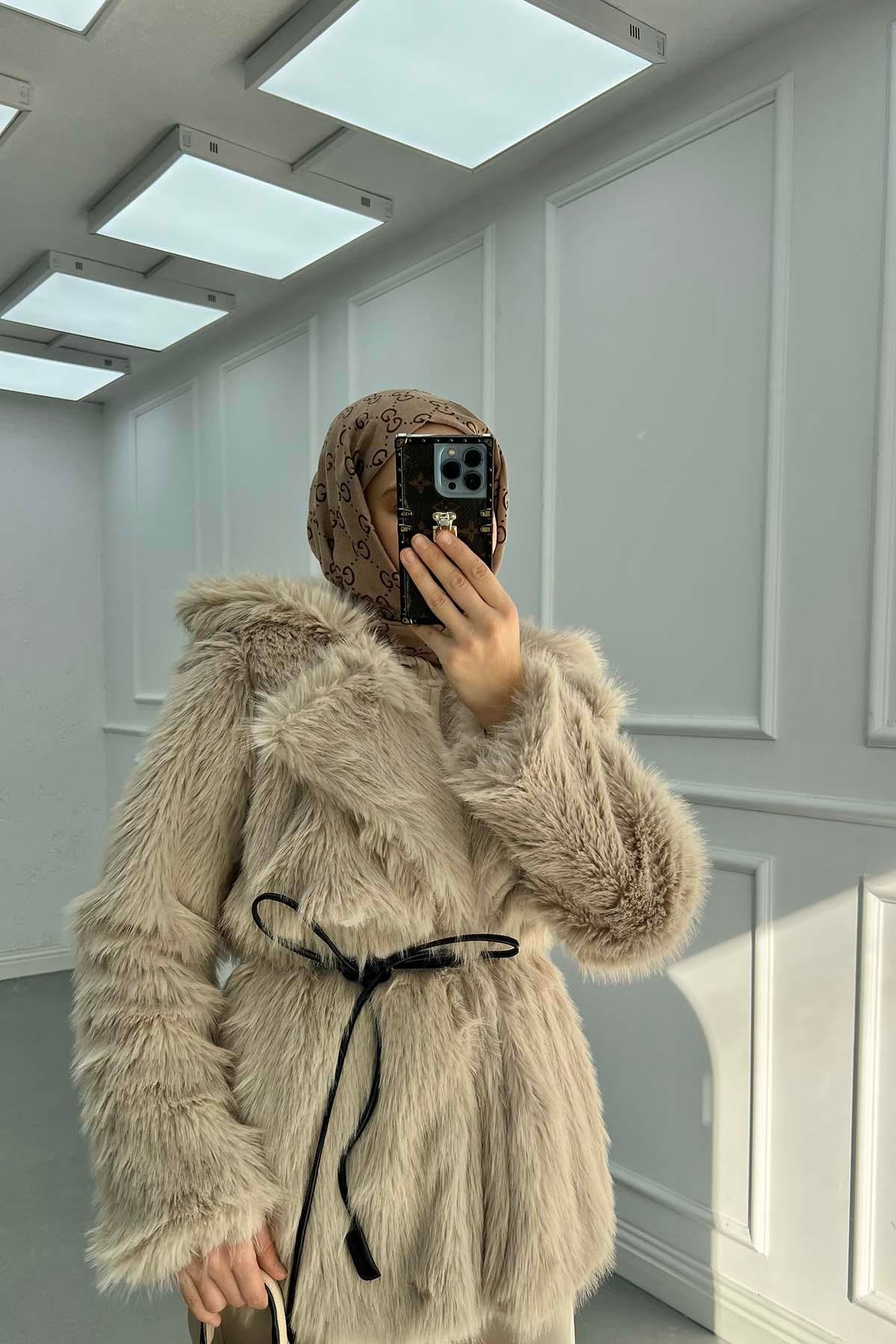 Astarlı Deri Kuşaklı Peluş Ceket Bej