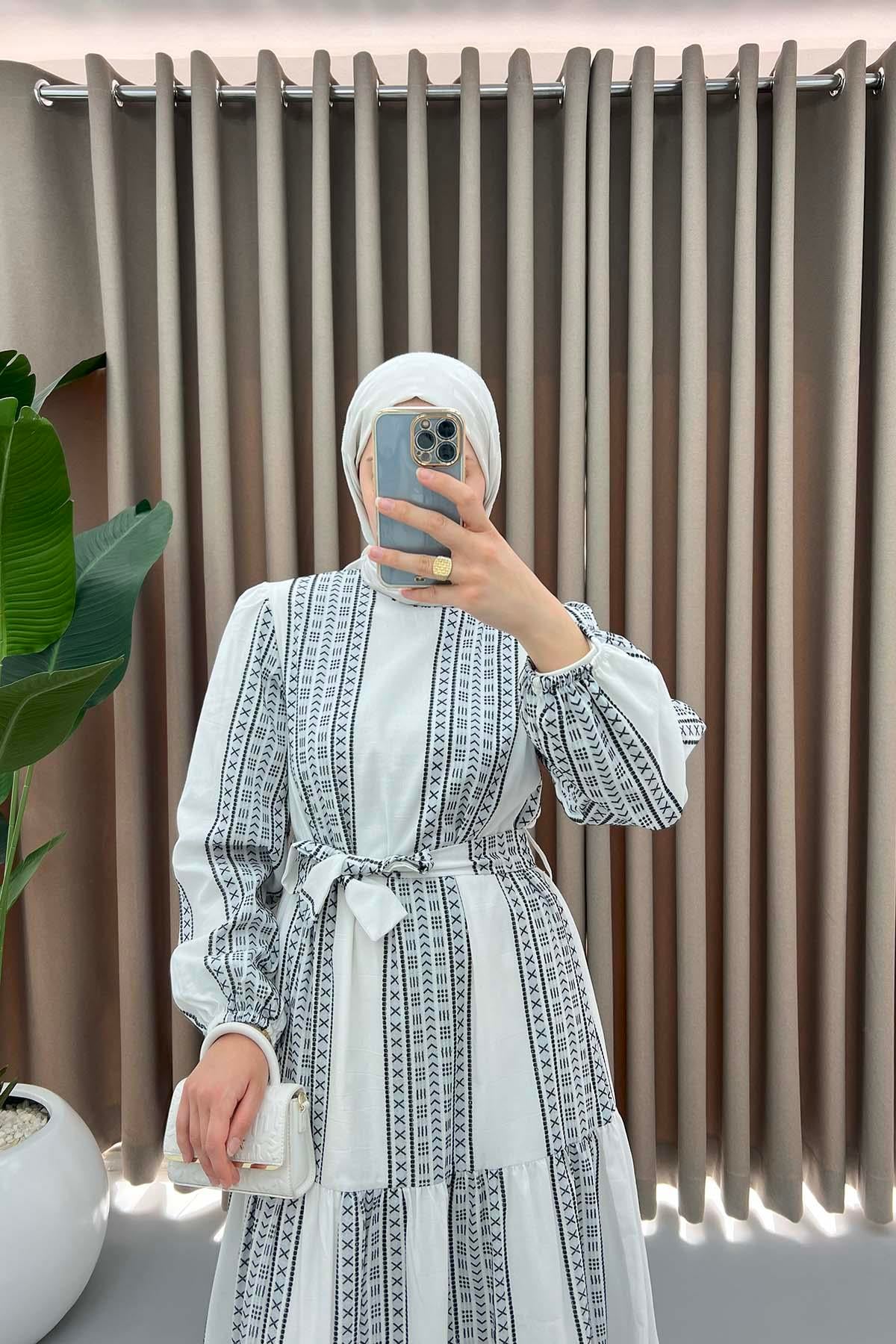Astarlı Desenli Elbise Siyah