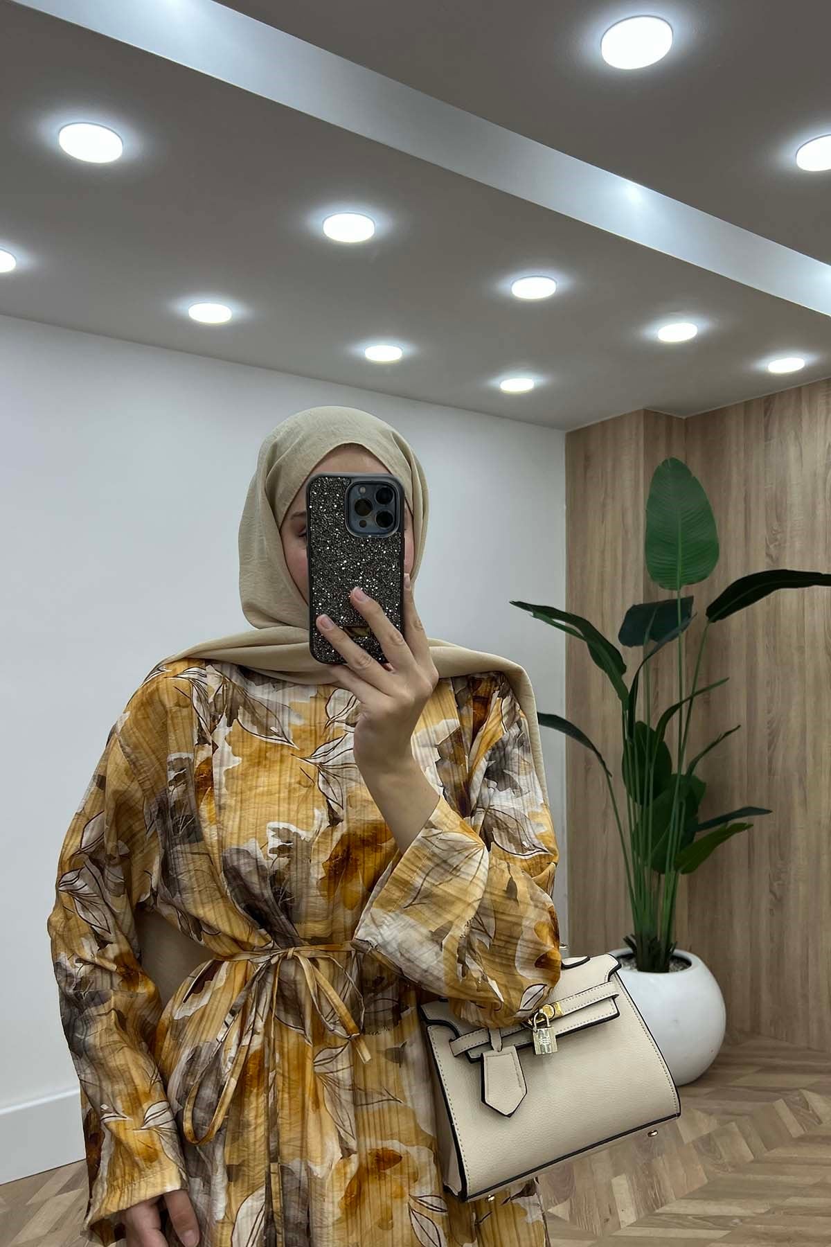Aura Yırtmaç Detaylı Dik Yaka Desenli İkili Takım Sarı