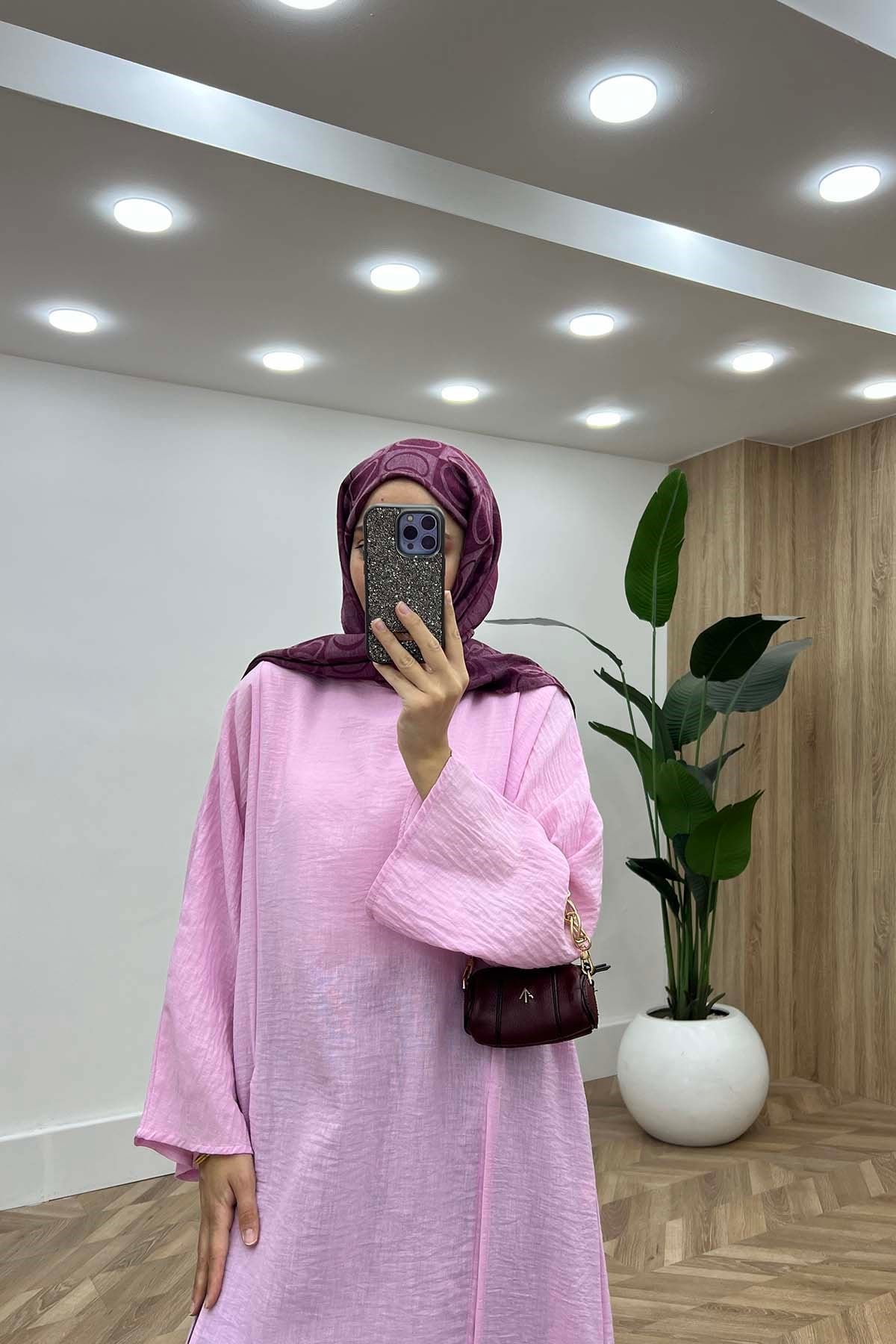 Aura Yırtmaç Detaylı Dik Yaka Müslin Elbise Pembe