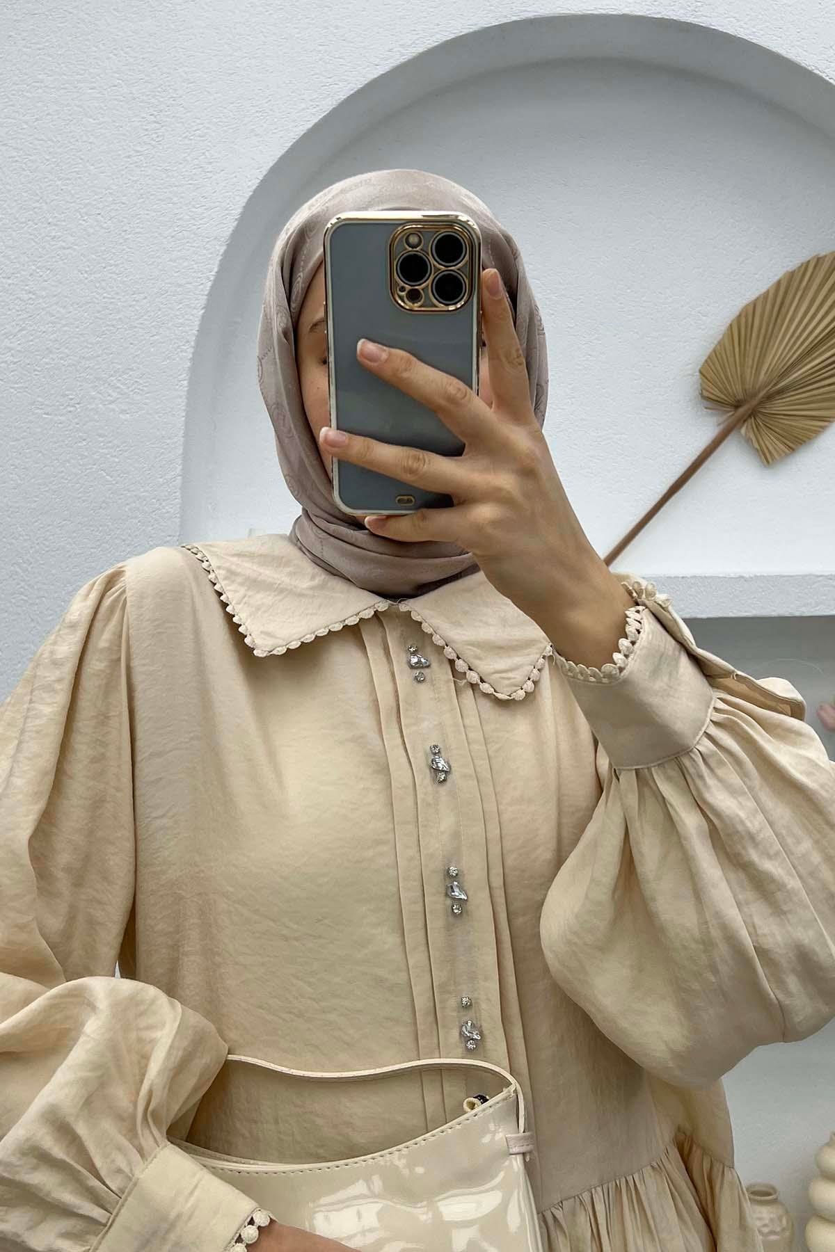 Bebe Yaka Taşlı Tunik Bej
