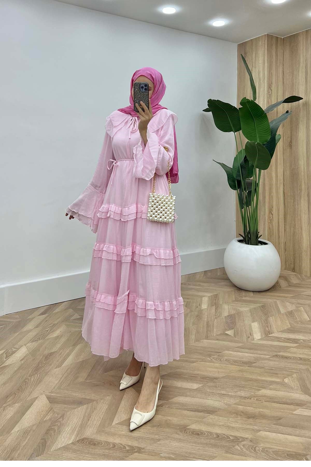 Bebek Yakalı Volanlı Uzun Elbise Pembe