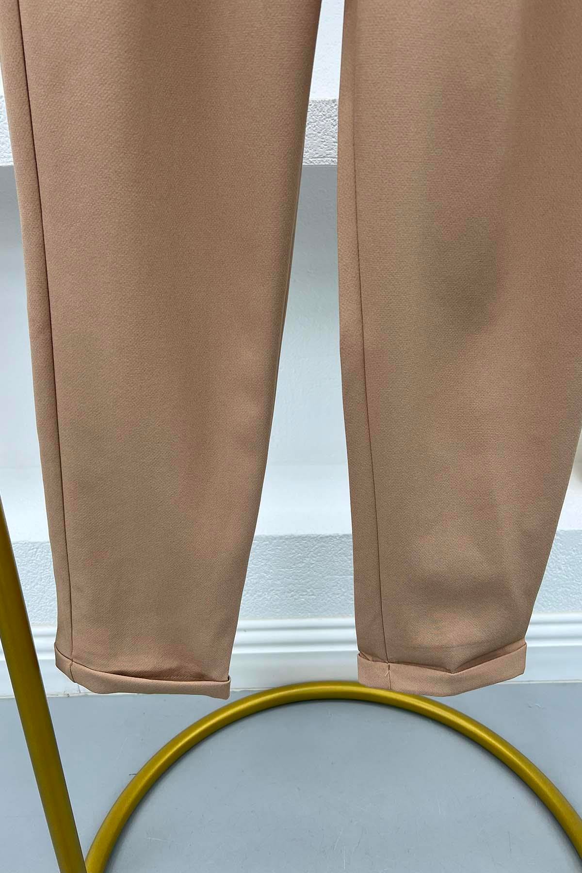 Bel Pileli Havuç Pantolon Camel