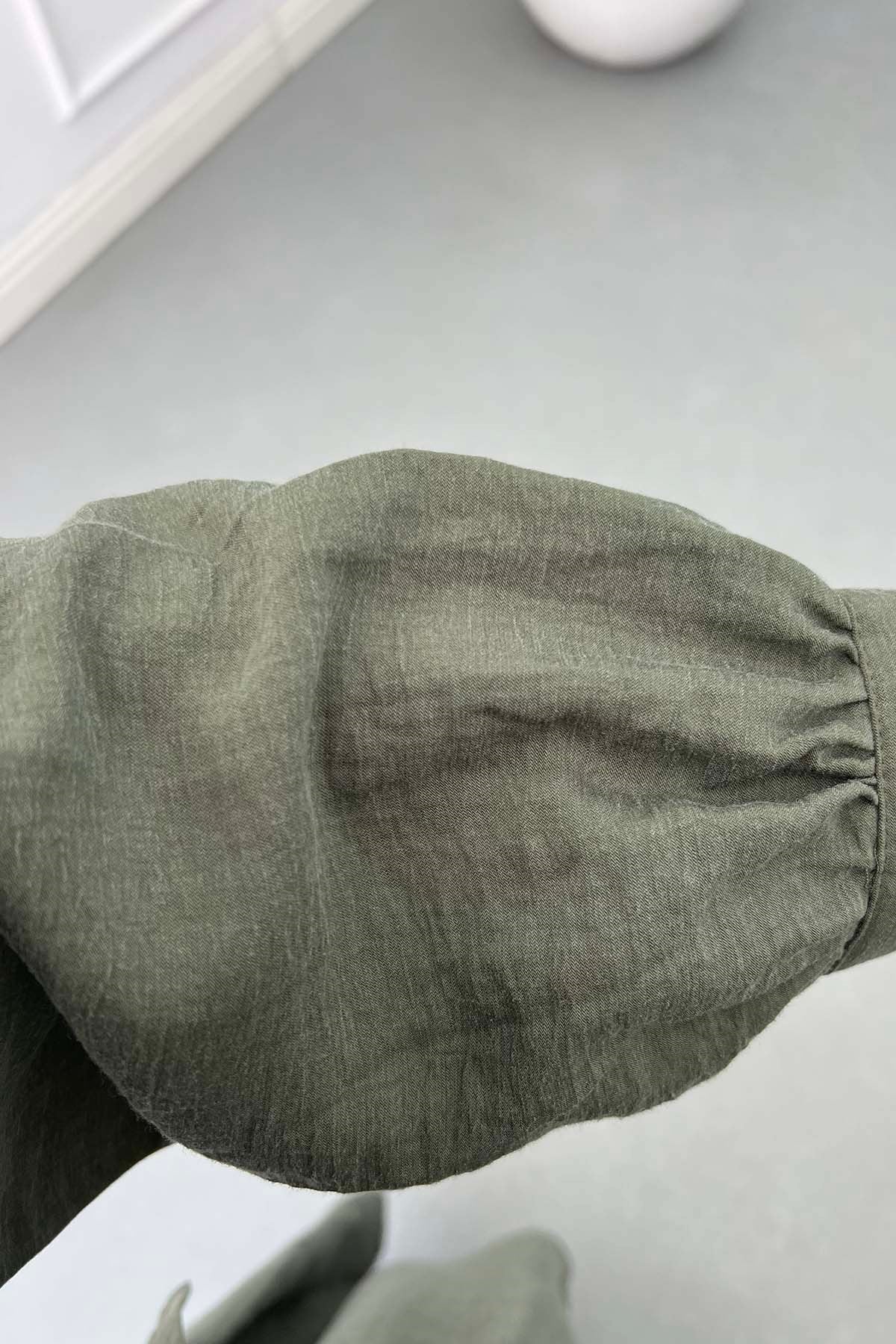 Belden Oturtmalı Önden Düğme Detaylı Tasarım Elbise Haki