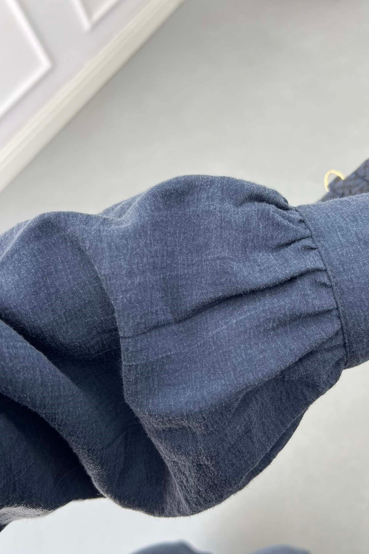 Belden Oturtmalı Önden Düğme Detaylı Tasarım Elbise Lacivert
