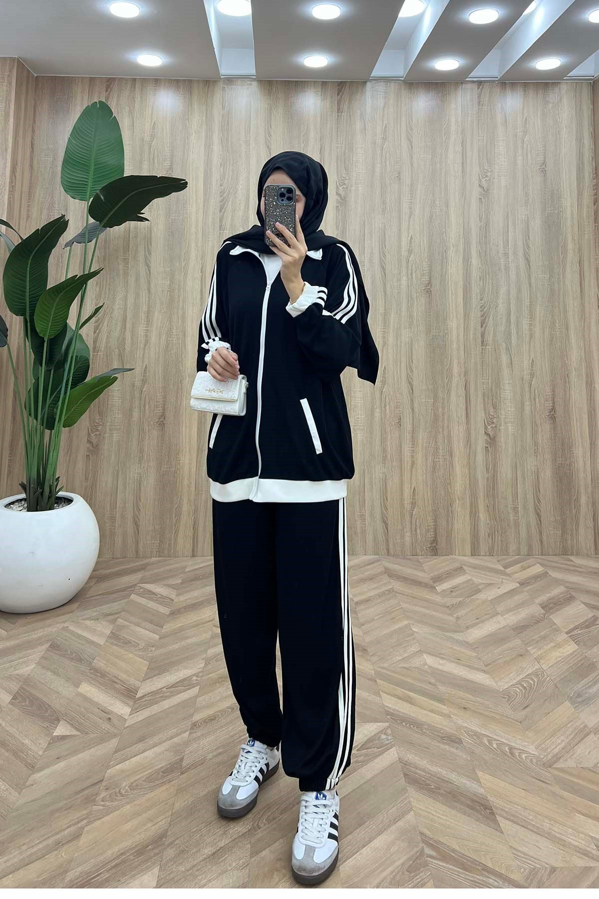 Beyaz Şerit Detaylı Kol-Bilek Lastikli Spor Takım Siyah