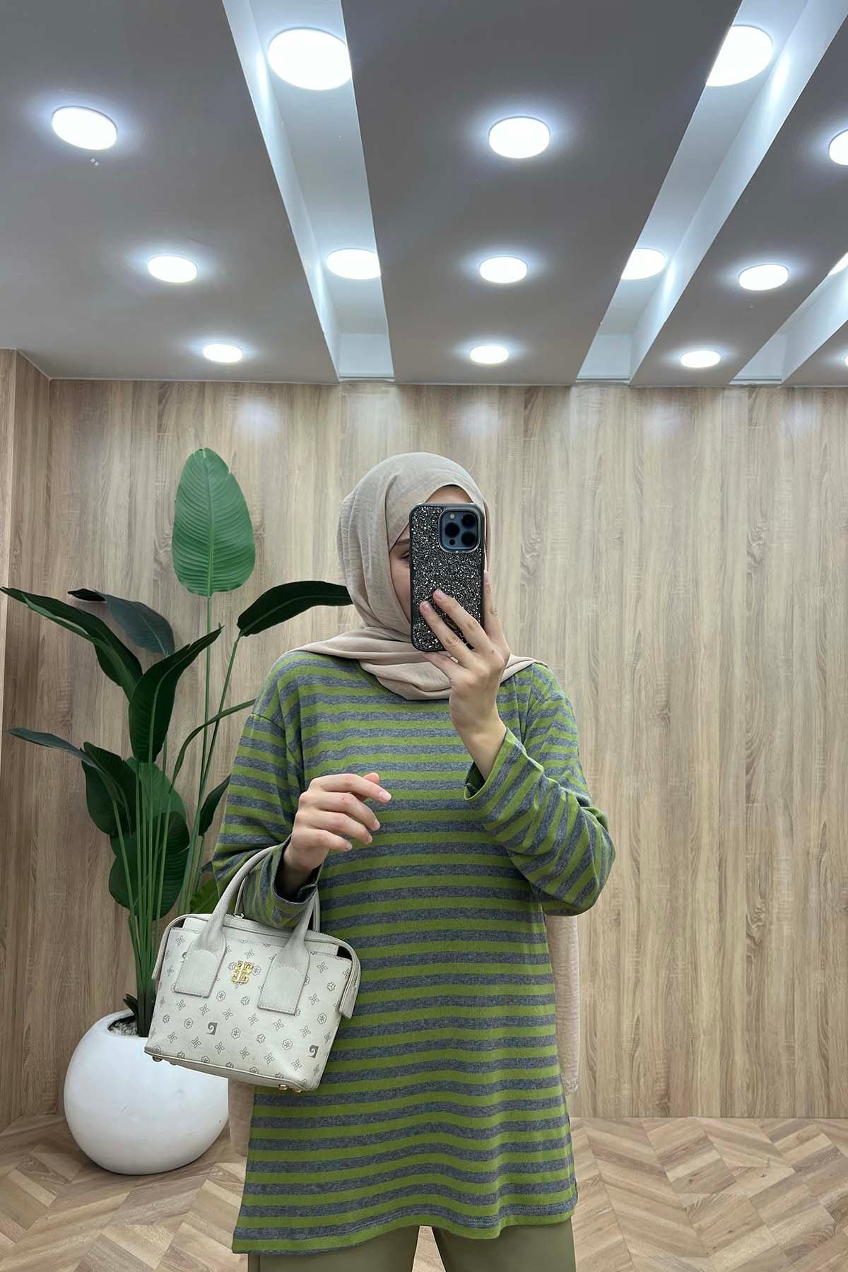 Bisiklet Yaka Çizgili Penye Sweatshirt Açık Yeşil