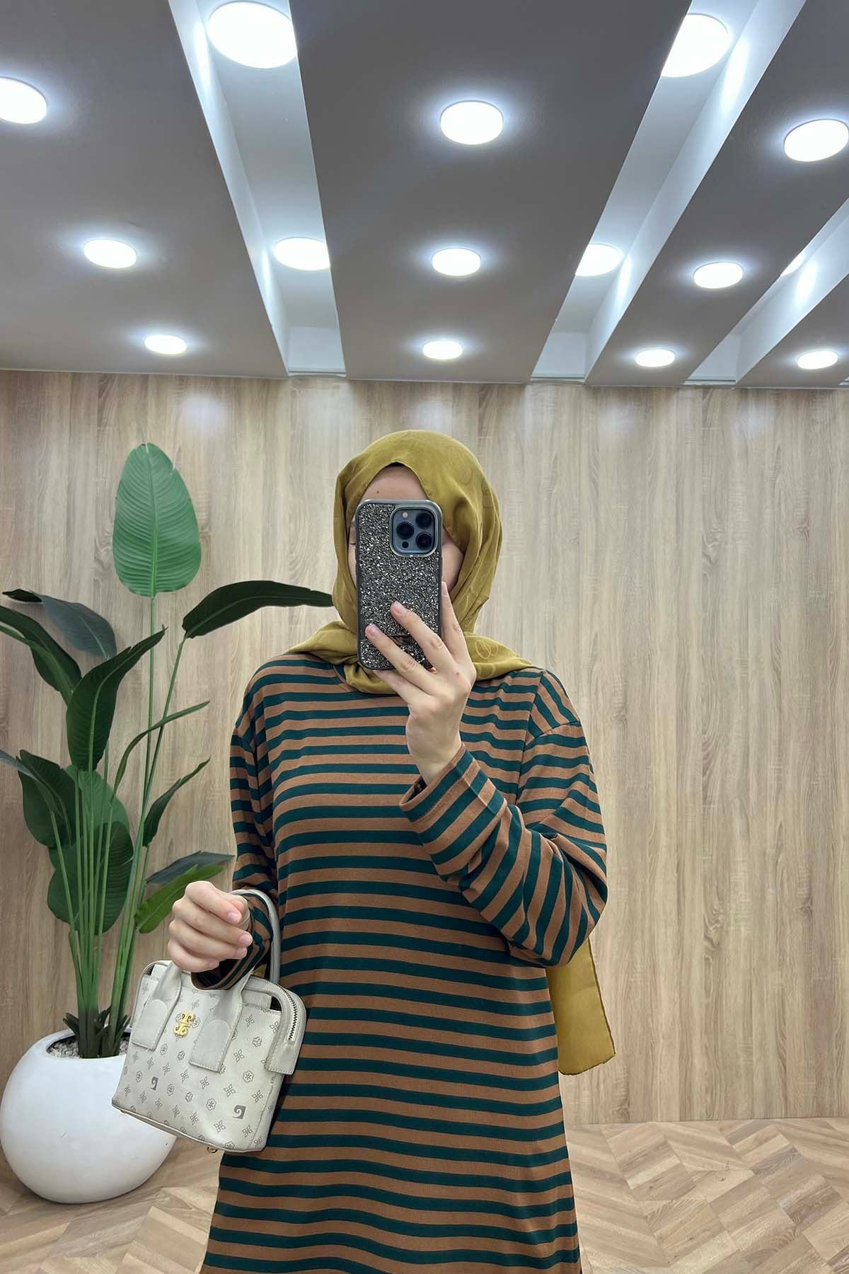 Bisiklet Yaka Çizgili Penye Sweatshirt Sütlü Kahve