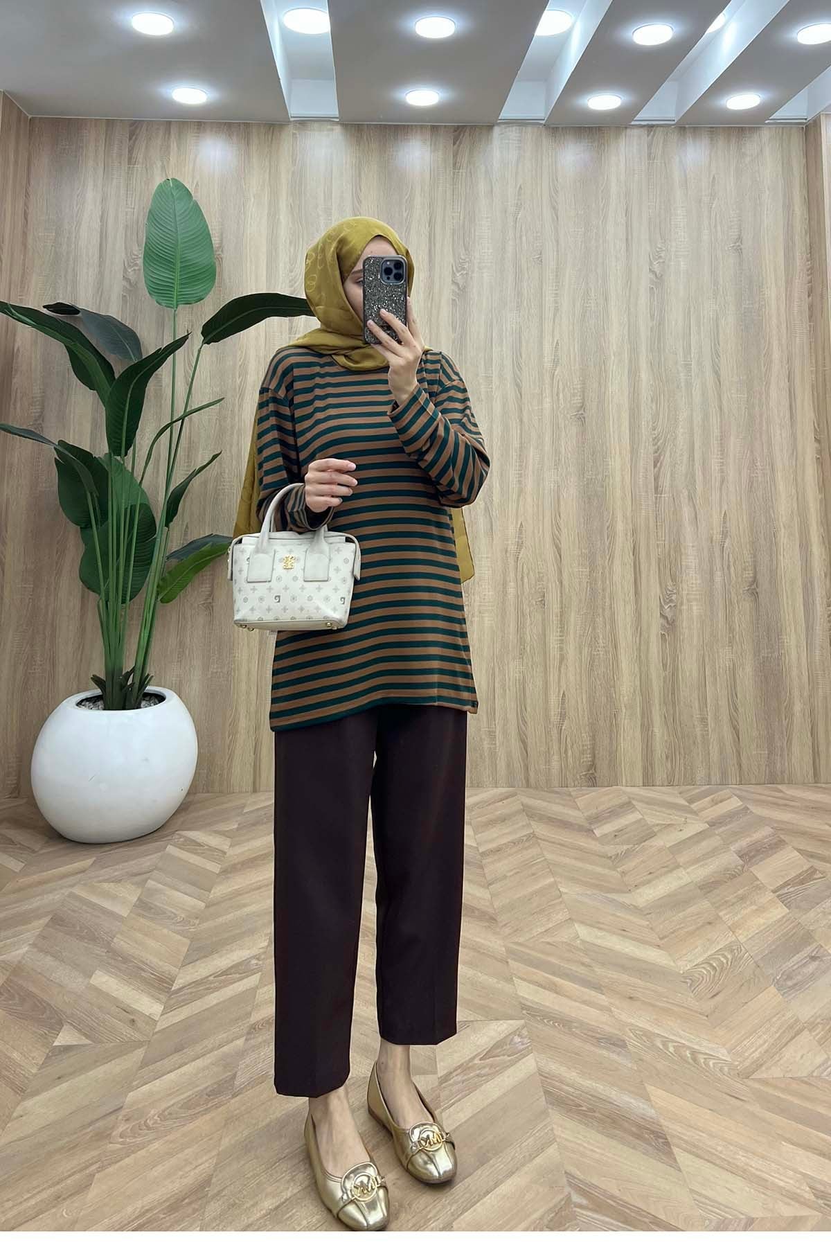 Bisiklet Yaka Çizgili Penye Sweatshirt Sütlü Kahve