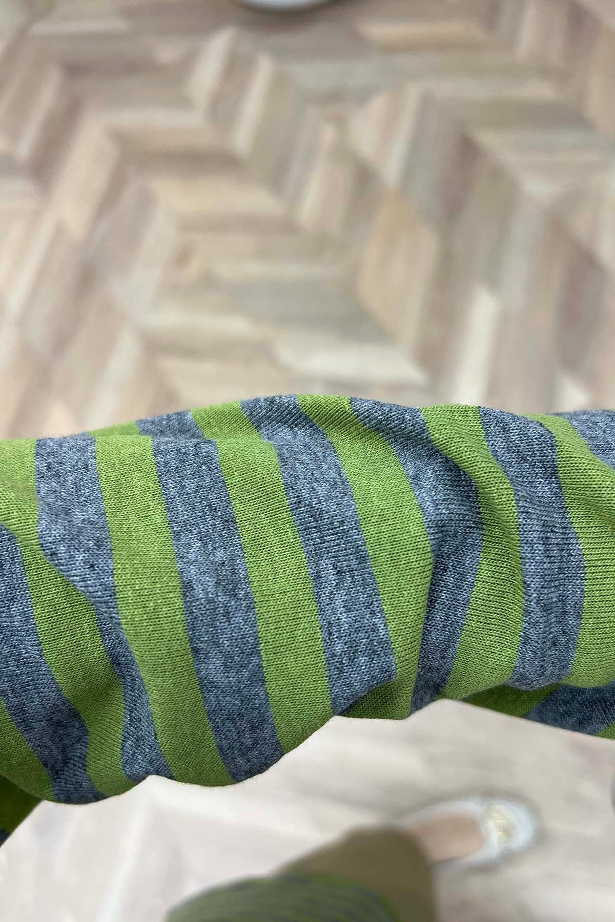 Bisiklet Yaka Çizgili Penye Sweatshirt Açık Yeşil
