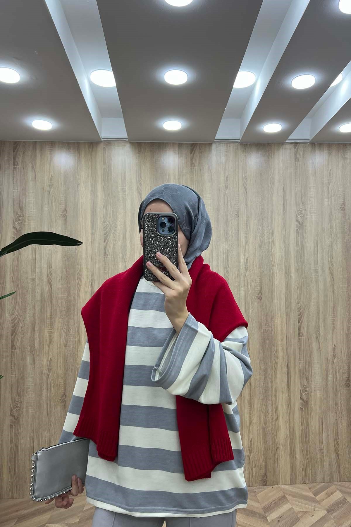 Bisiklet Yaka Çizgili Sweatshirt Gri