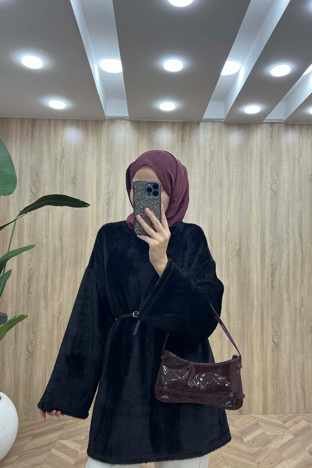 Bisiklet Yaka Kemerli Peluş Kazak Siyah