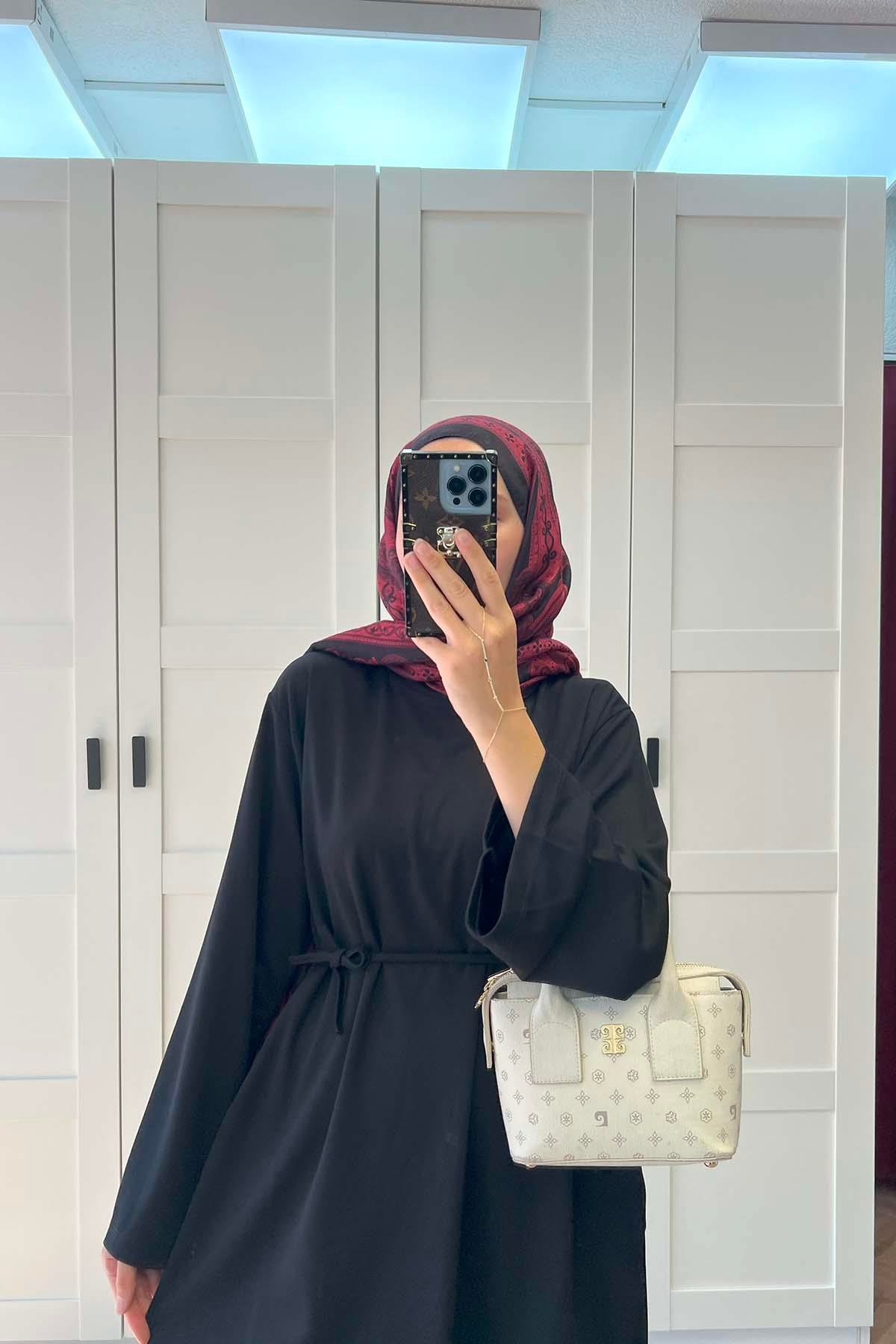 Bisiklet Yaka Kusaklı Oysh Sweat Siyah