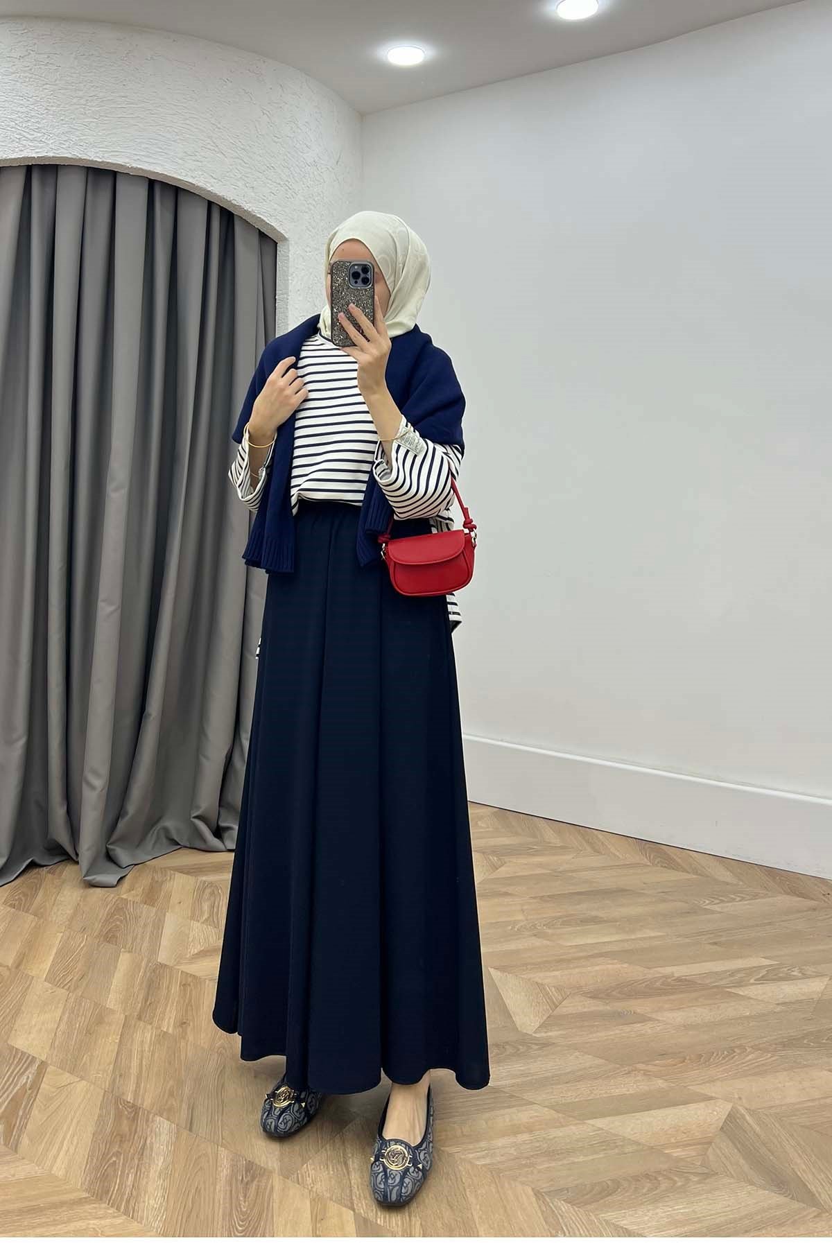Bisiklet Yaka Yırtmaçlı Çizgili Sweatshirt Lacivert