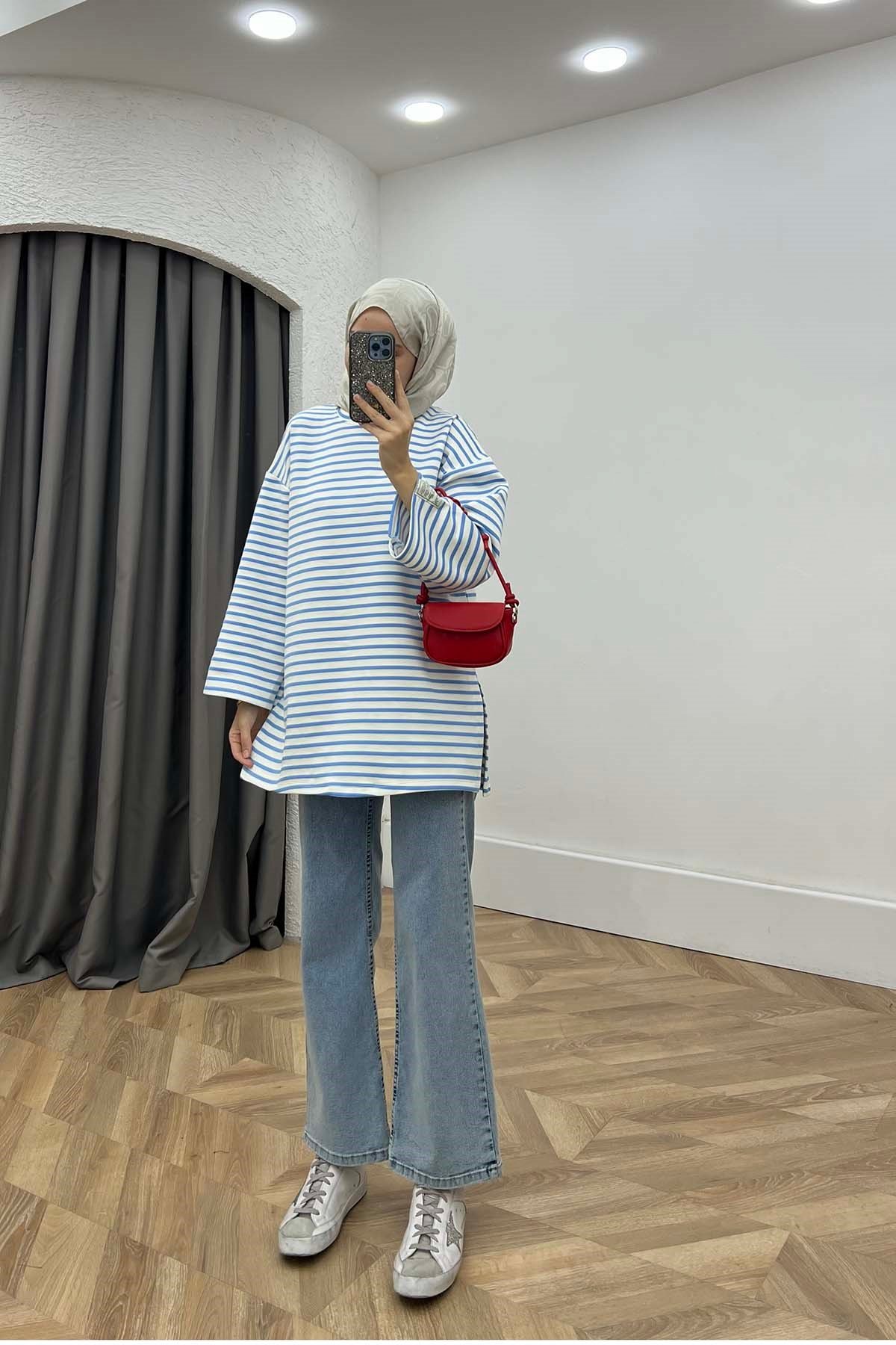 Bisiklet Yaka Yırtmaçlı Çizgili Sweatshirt Mavi