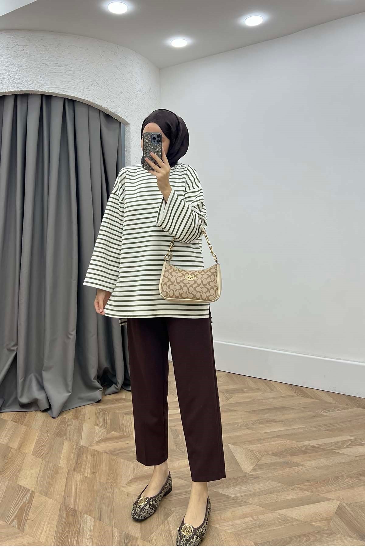 Bisiklet Yaka Yırtmaçlı Çizgili Sweatshirt Yeşil
