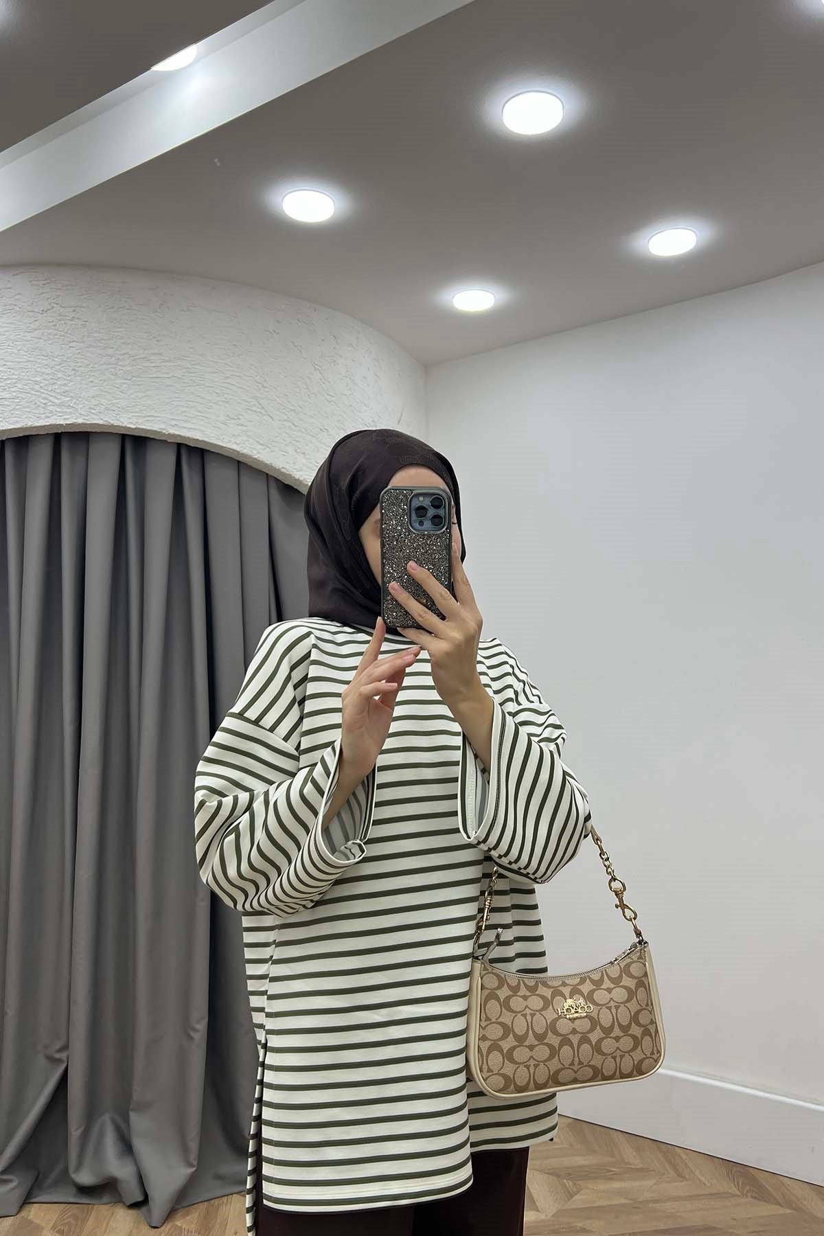 Bisiklet Yaka Yırtmaçlı Çizgili Sweatshirt Yeşil