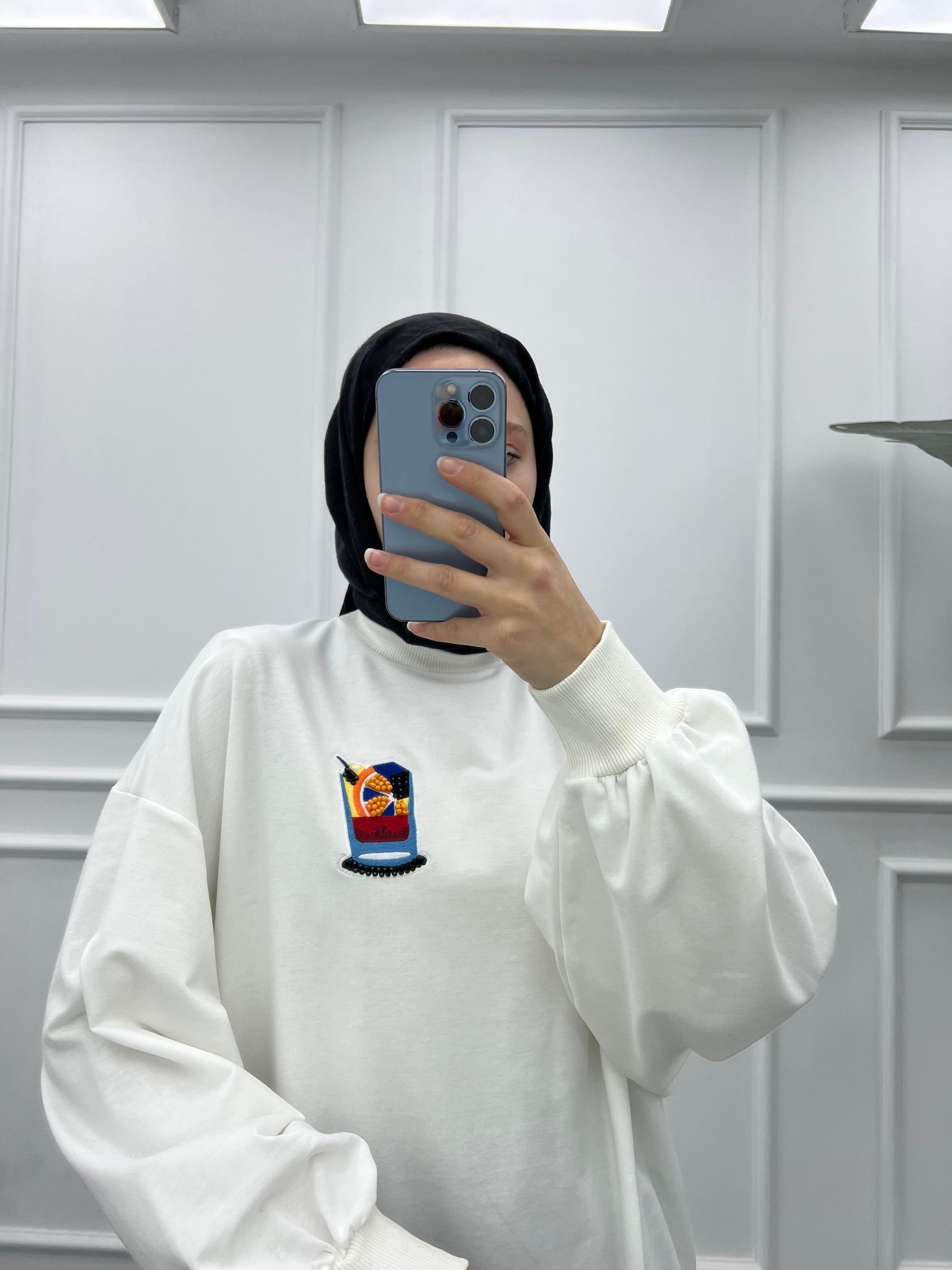 Boncuklu Sweatshirt Ekru