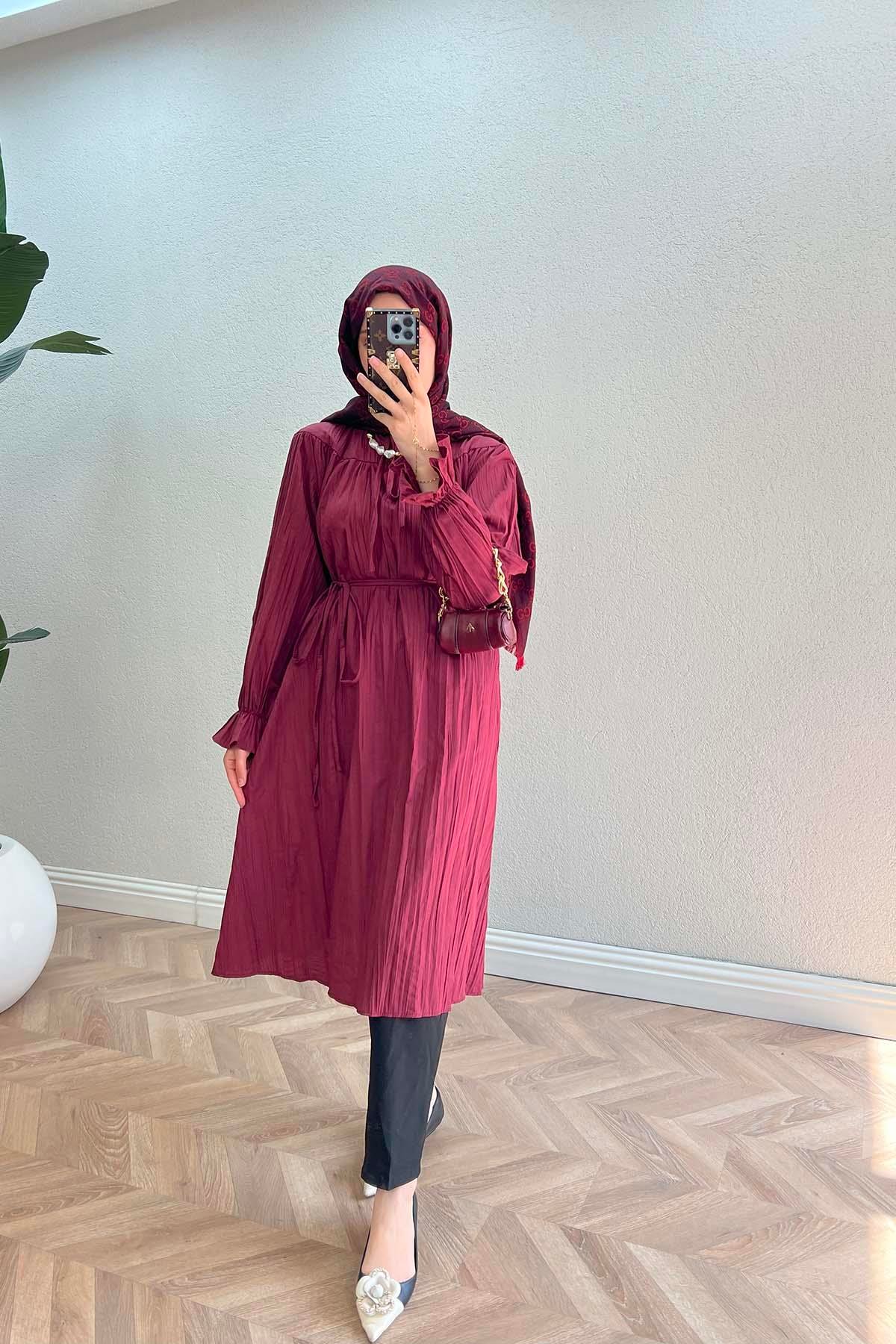 Boyun ve Kol Fırfırlı Pilise Detaytlı Tunik Bordo
