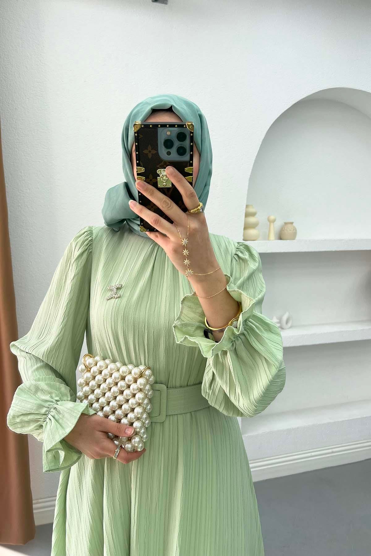 Broşlu Kemerli Elbise Mint Yeşili