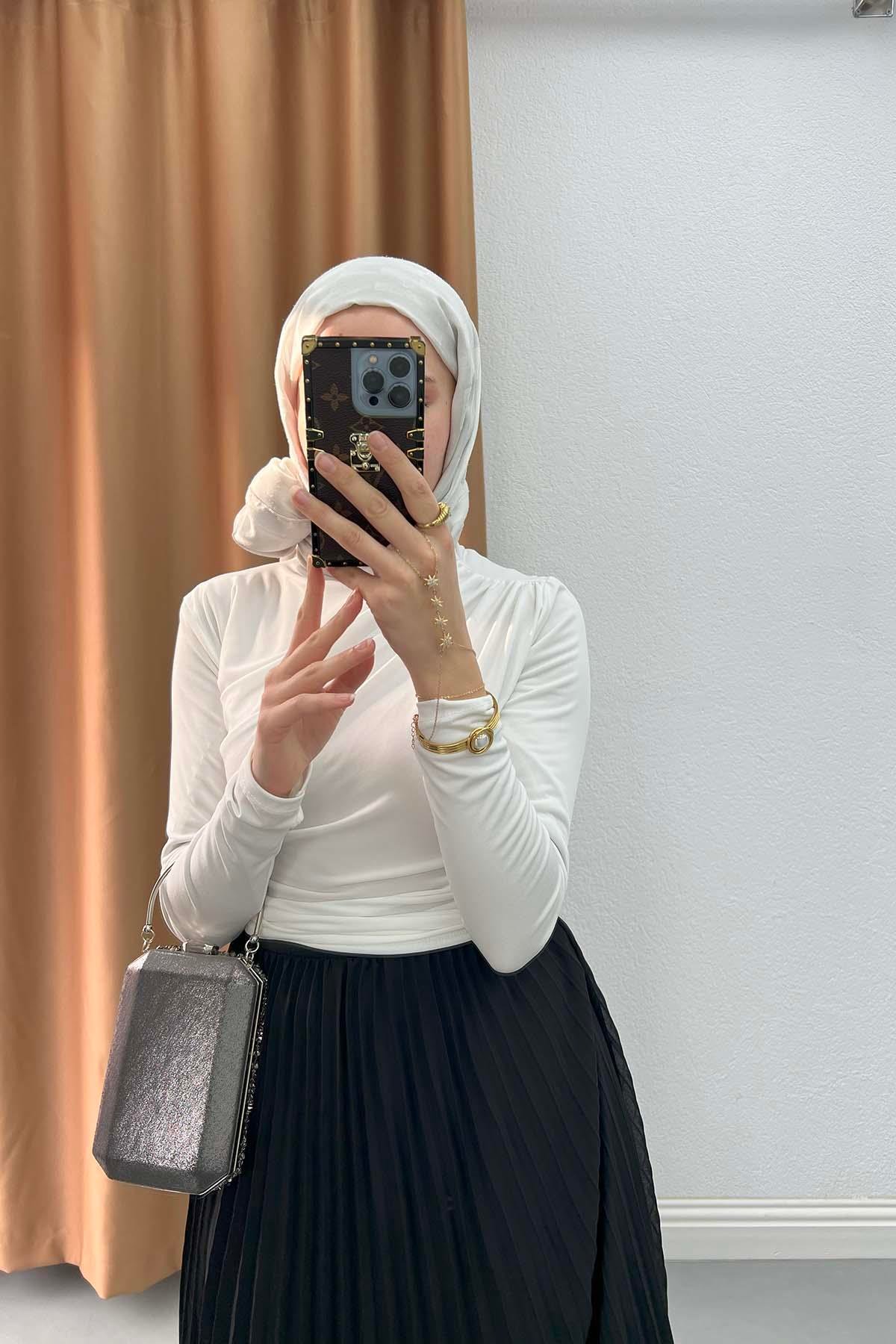 Büzgü Detaylı Bluz Beyaz