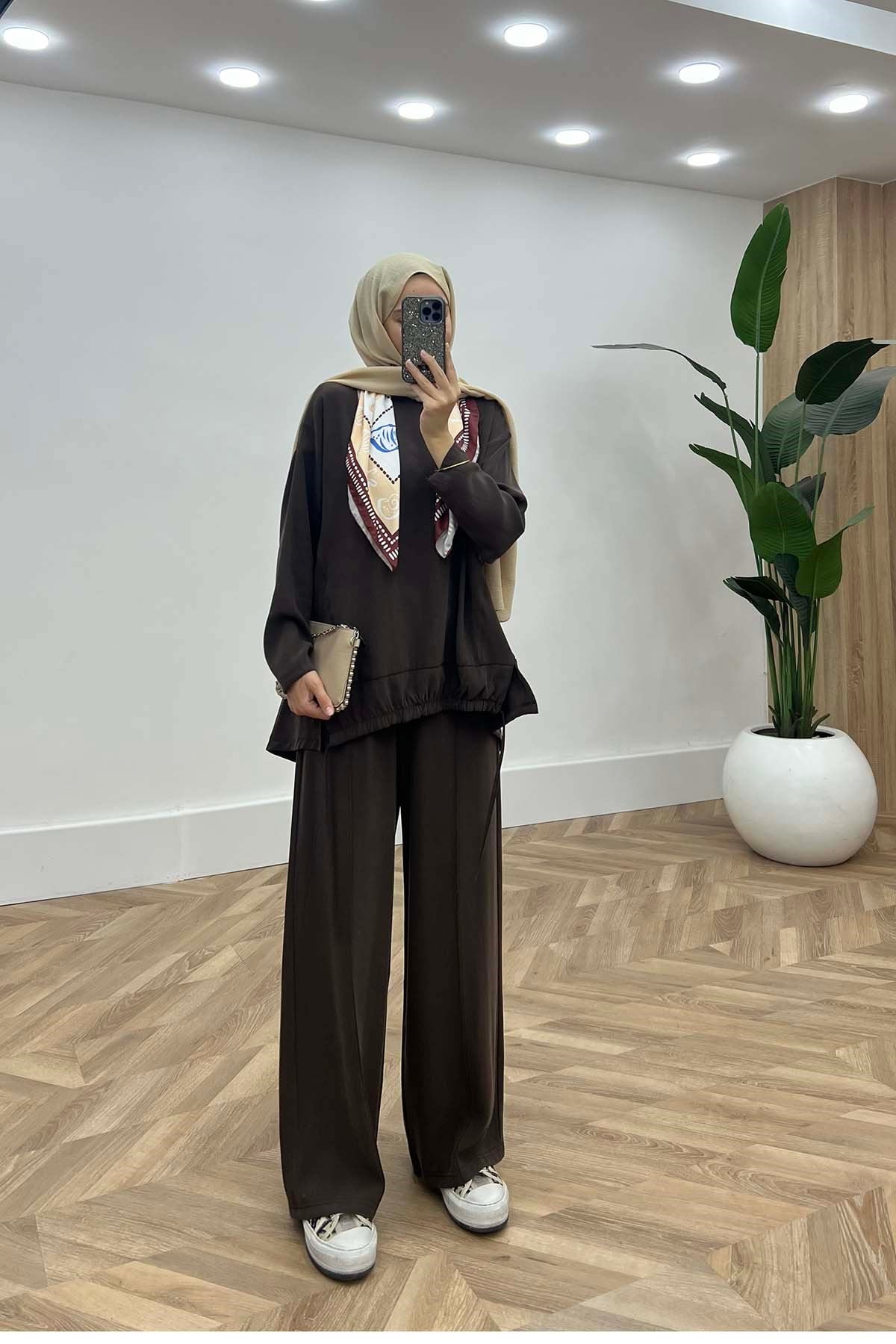 Büzgü Detaylı Sportif Takım Kahve