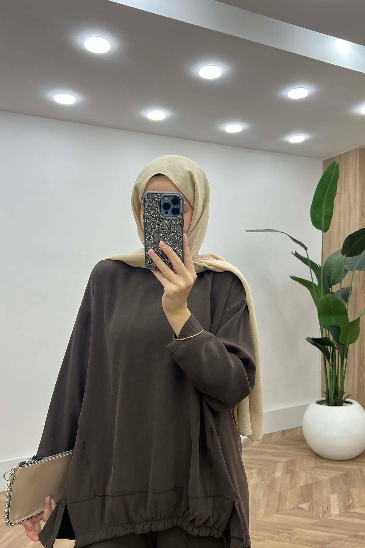 Büzgü Detaylı Sportif Takım Kahve