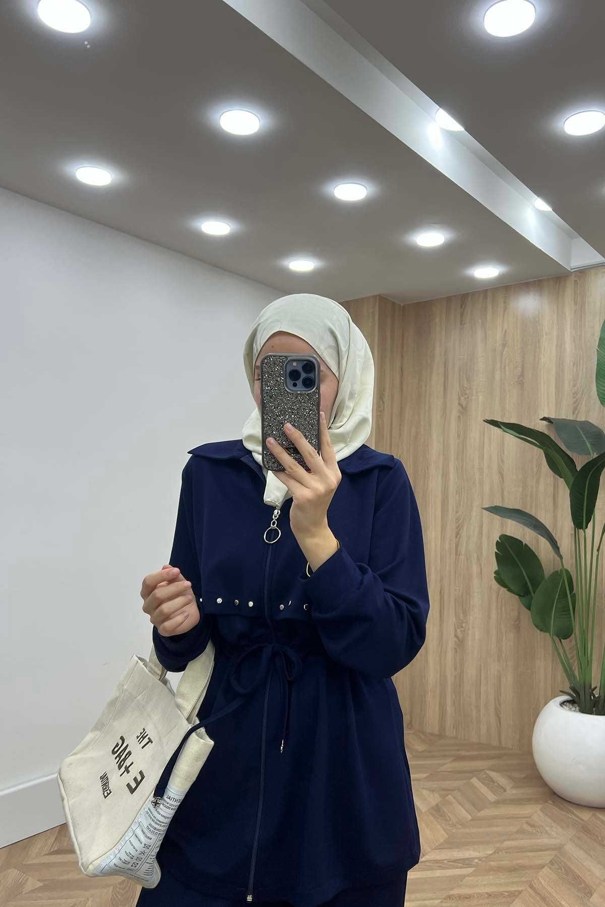 Çakım Detaylı Bel Büzgülü Günlük Takım Lacivert