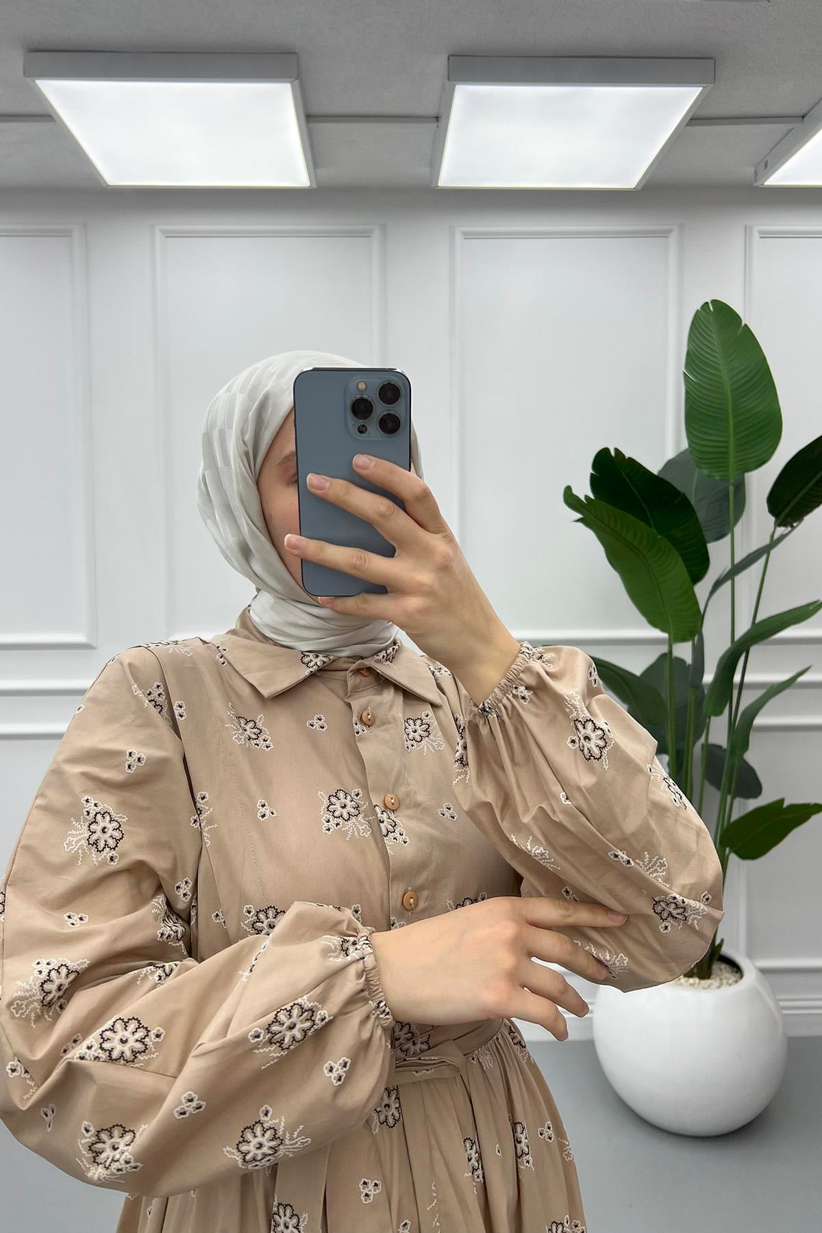 Çiçek Baskılı Elbise Sütlü Kahve