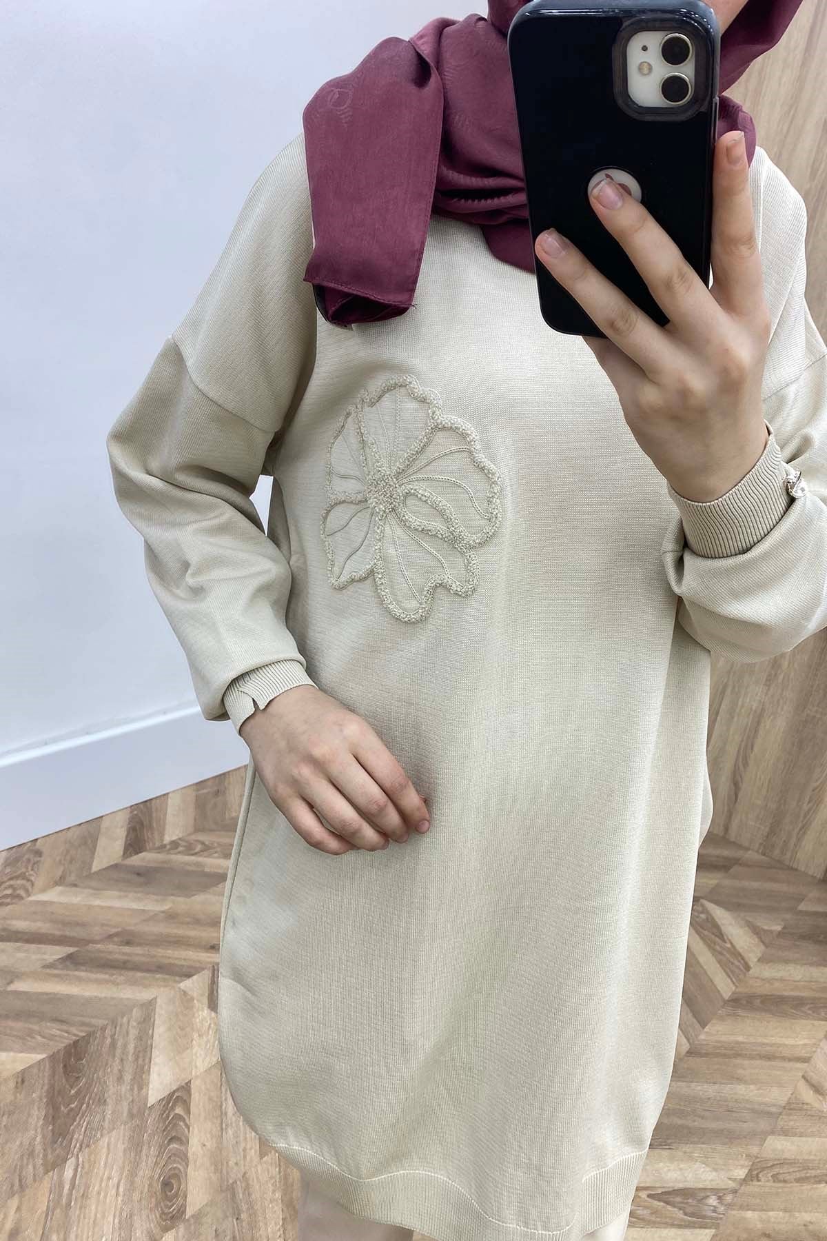 Çiçek Nakışlı Triko Tunik Bej